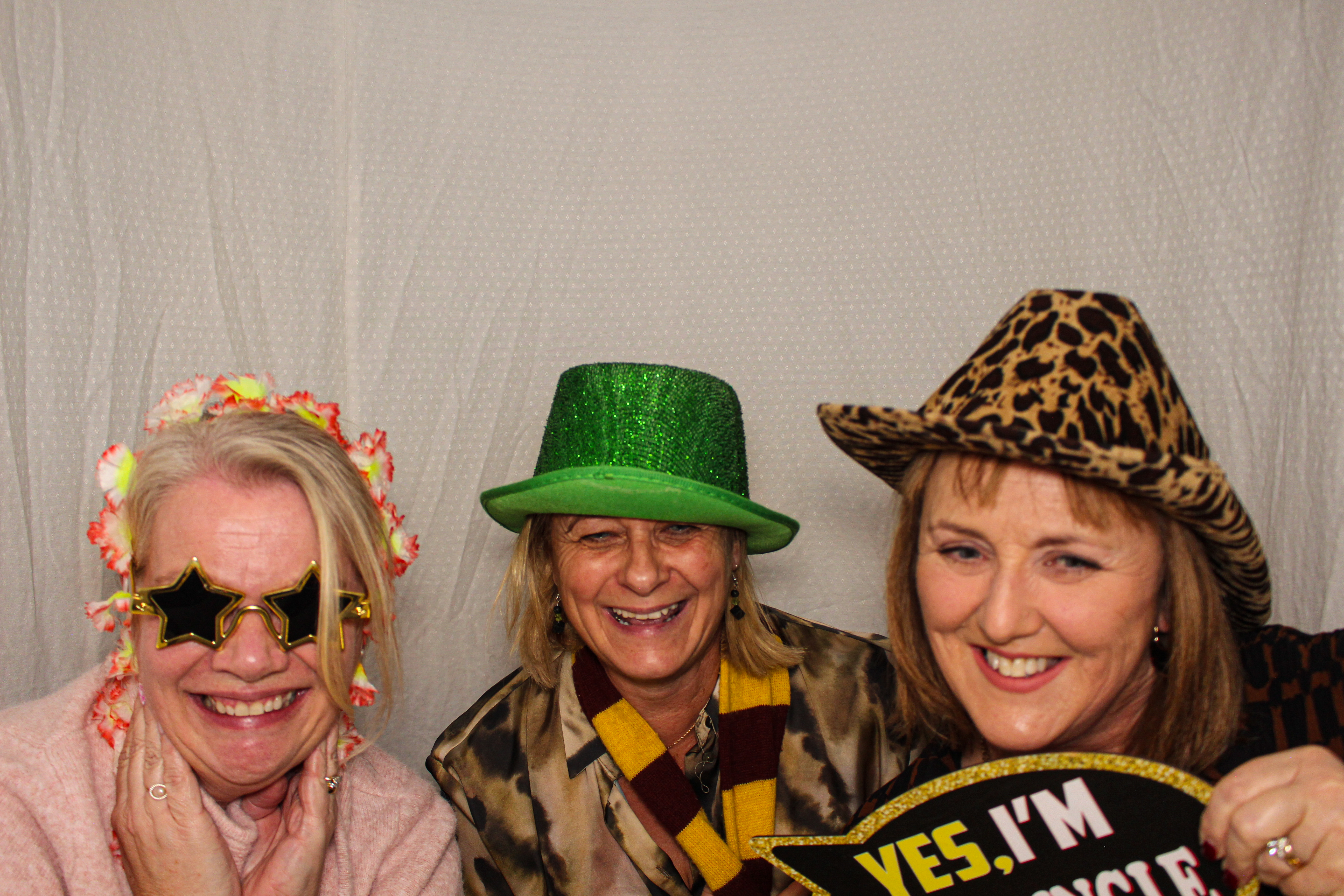 Hannah & Izzy's 18th Birthday Party | View more photos from the event at gallery.capturecube.co.uk/u/Capture-Cube/Hannah-Izzys-18th-Birthday-Party