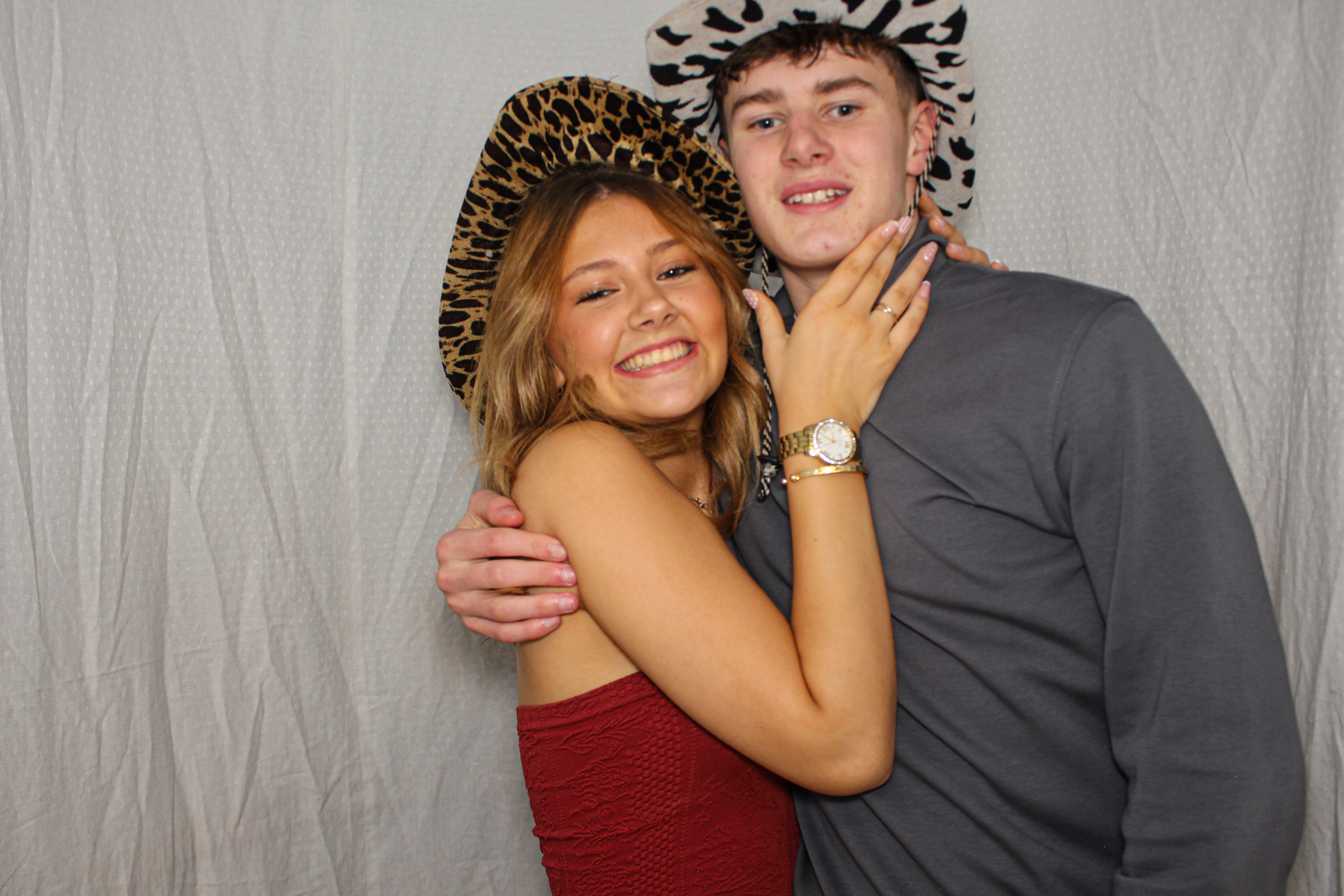 Hannah & Izzy's 18th Birthday Party | View more photos from the event at gallery.capturecube.co.uk/u/Capture-Cube/Hannah-Izzys-18th-Birthday-Party