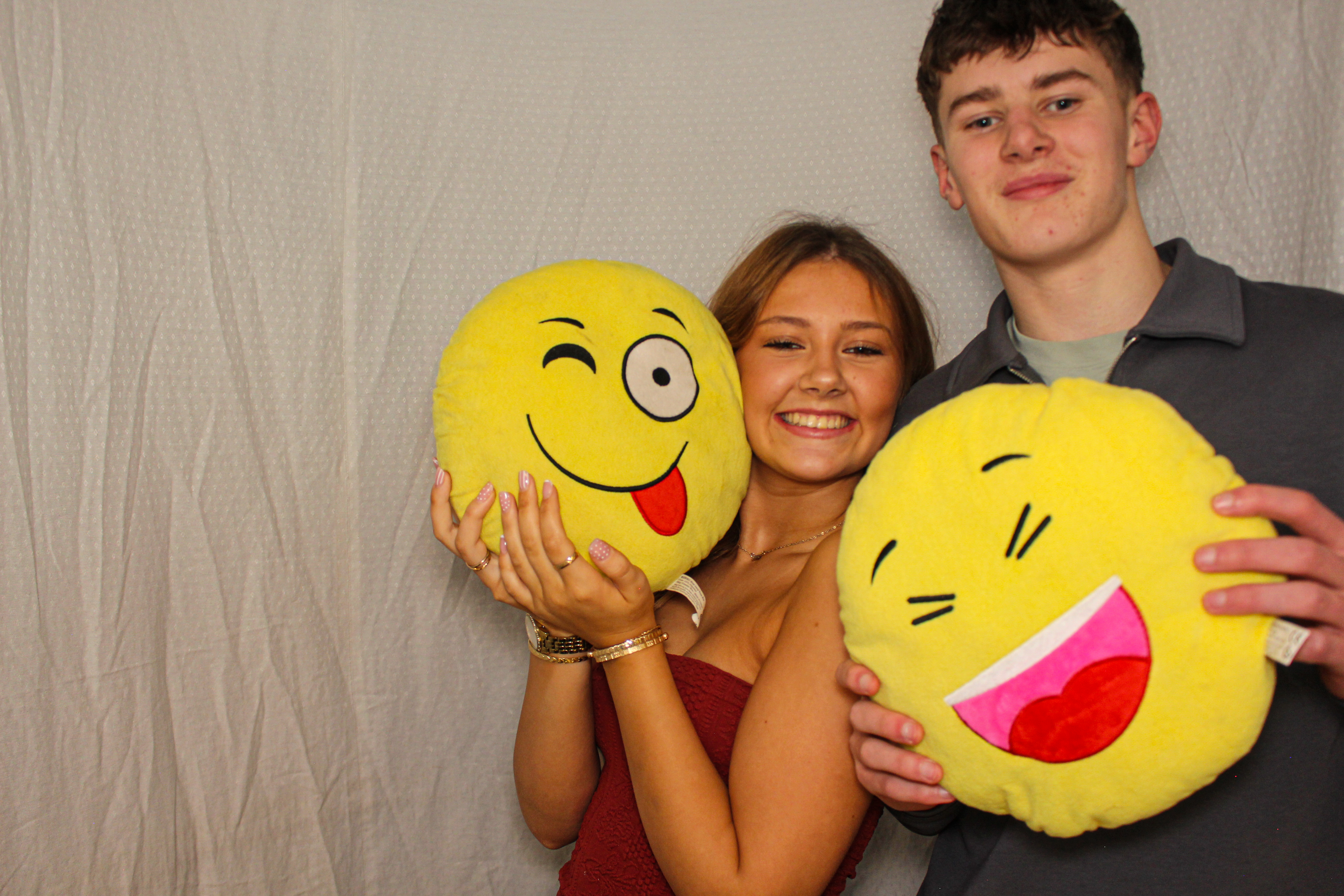 Hannah & Izzy's 18th Birthday Party | View more photos from the event at gallery.capturecube.co.uk/u/Capture-Cube/Hannah-Izzys-18th-Birthday-Party