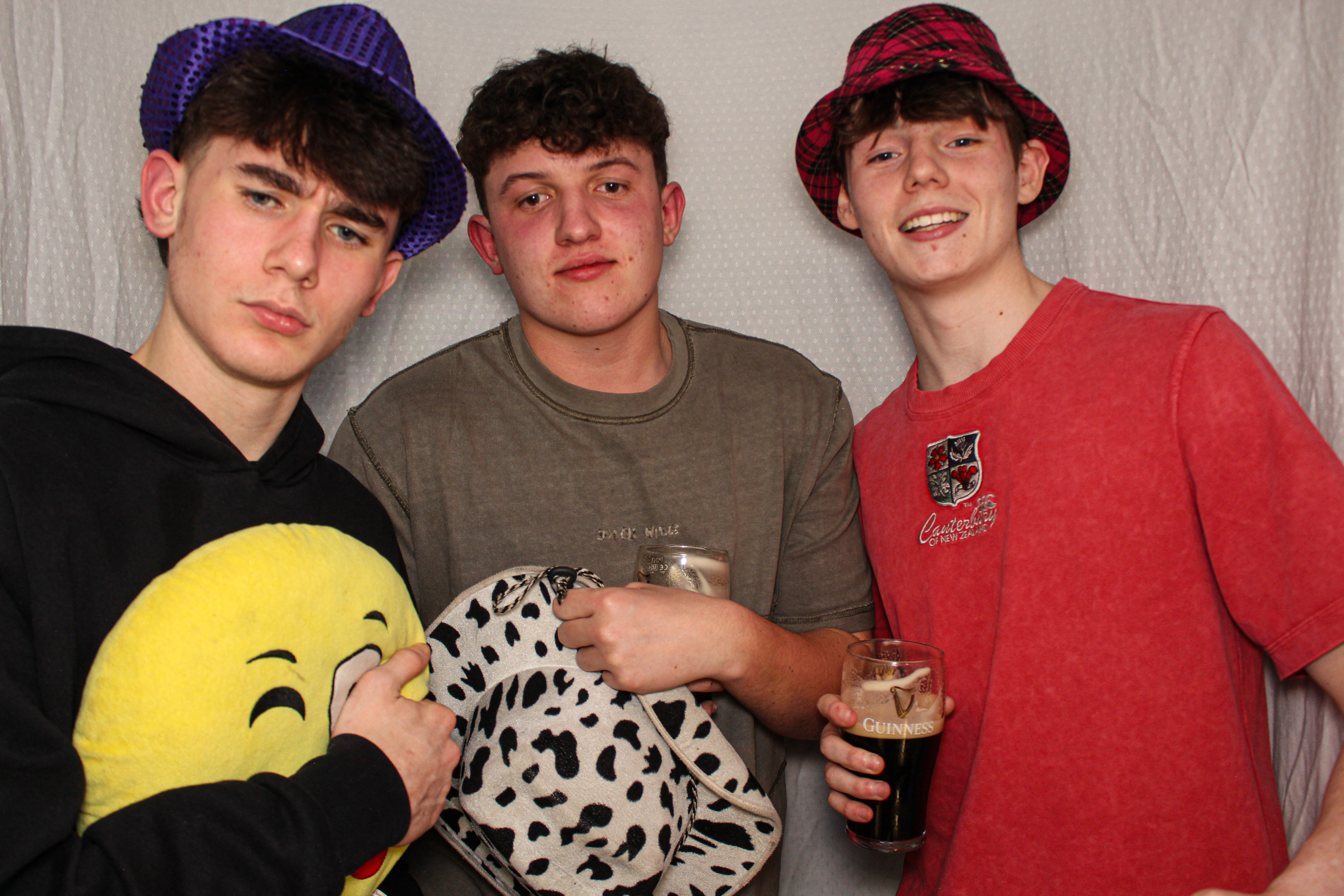 Hannah & Izzy's 18th Birthday Party | View more photos from the event at gallery.capturecube.co.uk/u/Capture-Cube/Hannah-Izzys-18th-Birthday-Party