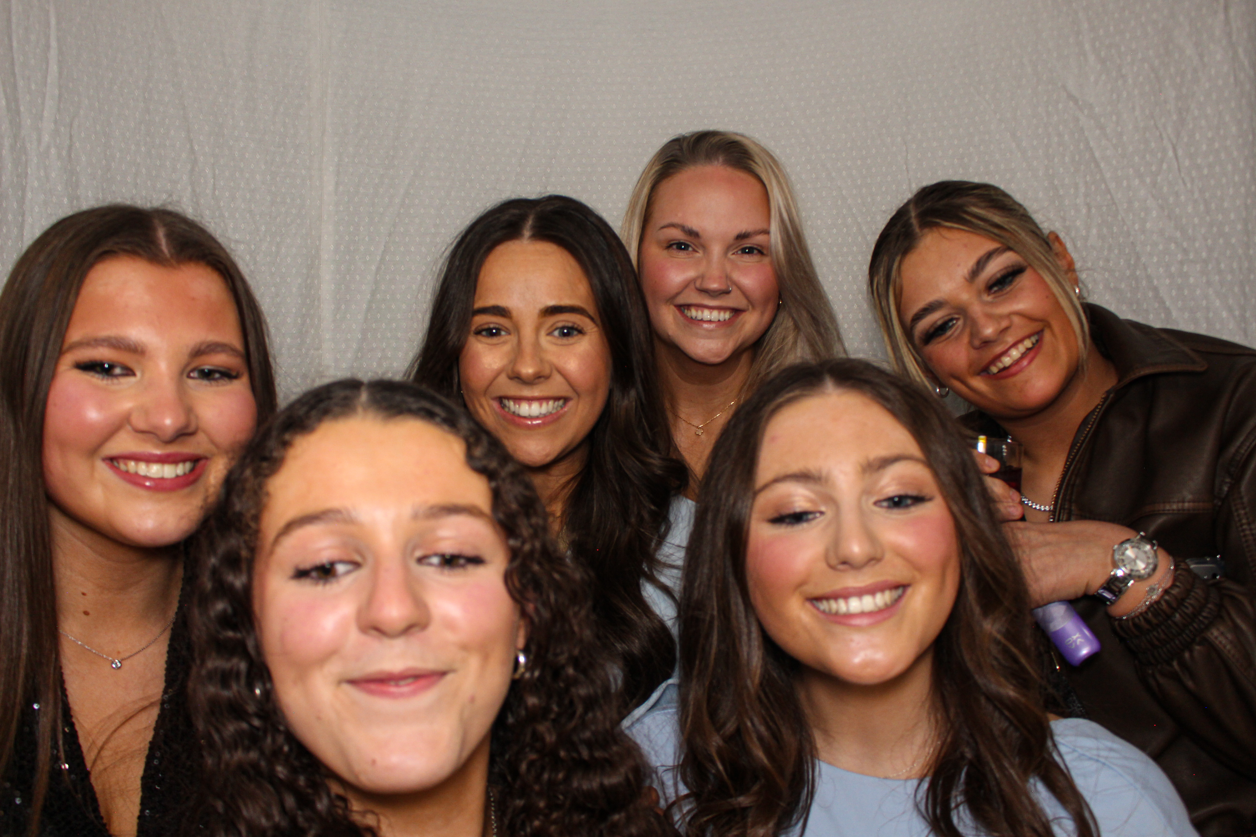 Hannah & Izzy's 18th Birthday Party | View more photos from the event at gallery.capturecube.co.uk/u/Capture-Cube/Hannah-Izzys-18th-Birthday-Party