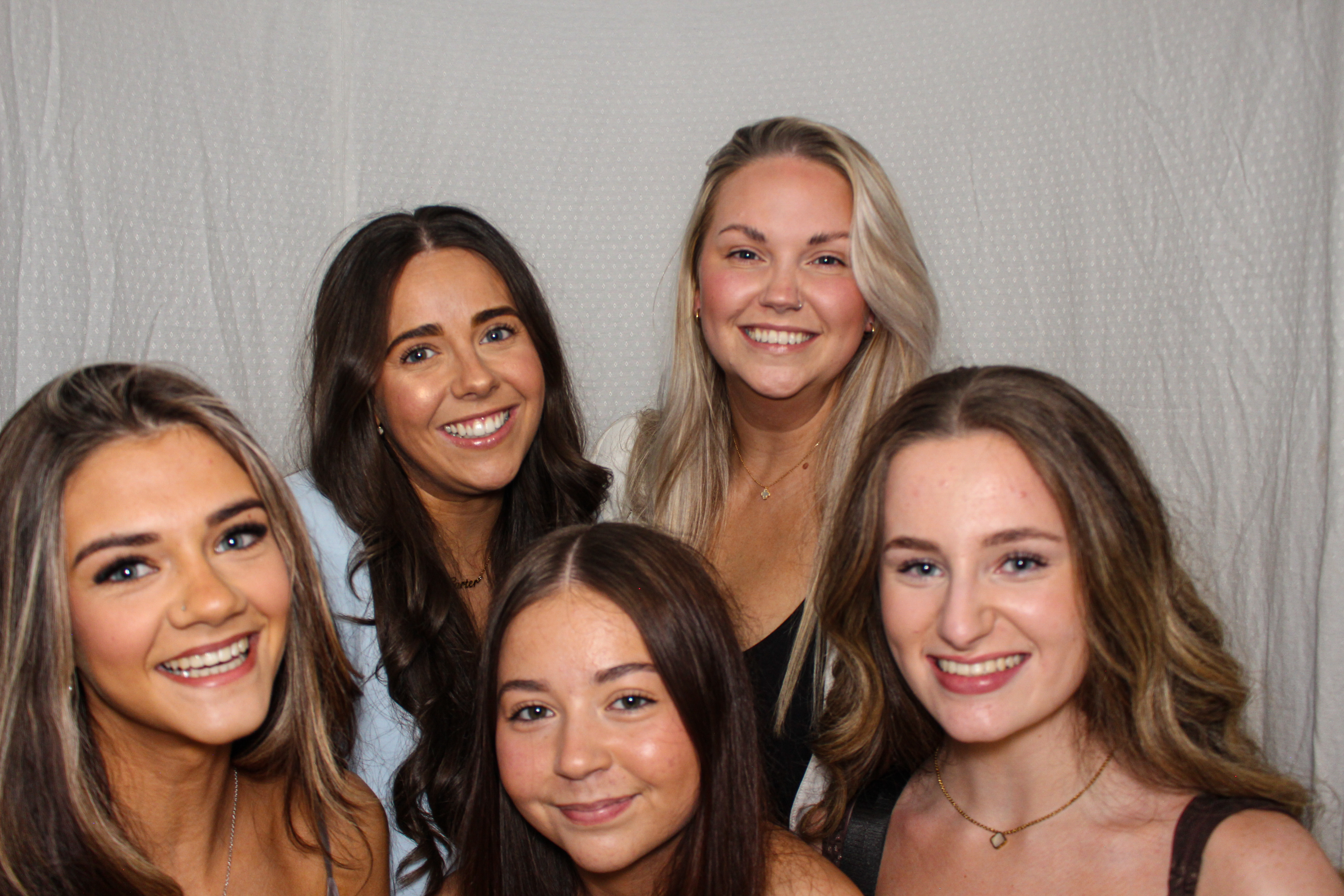 Hannah & Izzy's 18th Birthday Party | View more photos from the event at gallery.capturecube.co.uk/u/Capture-Cube/Hannah-Izzys-18th-Birthday-Party