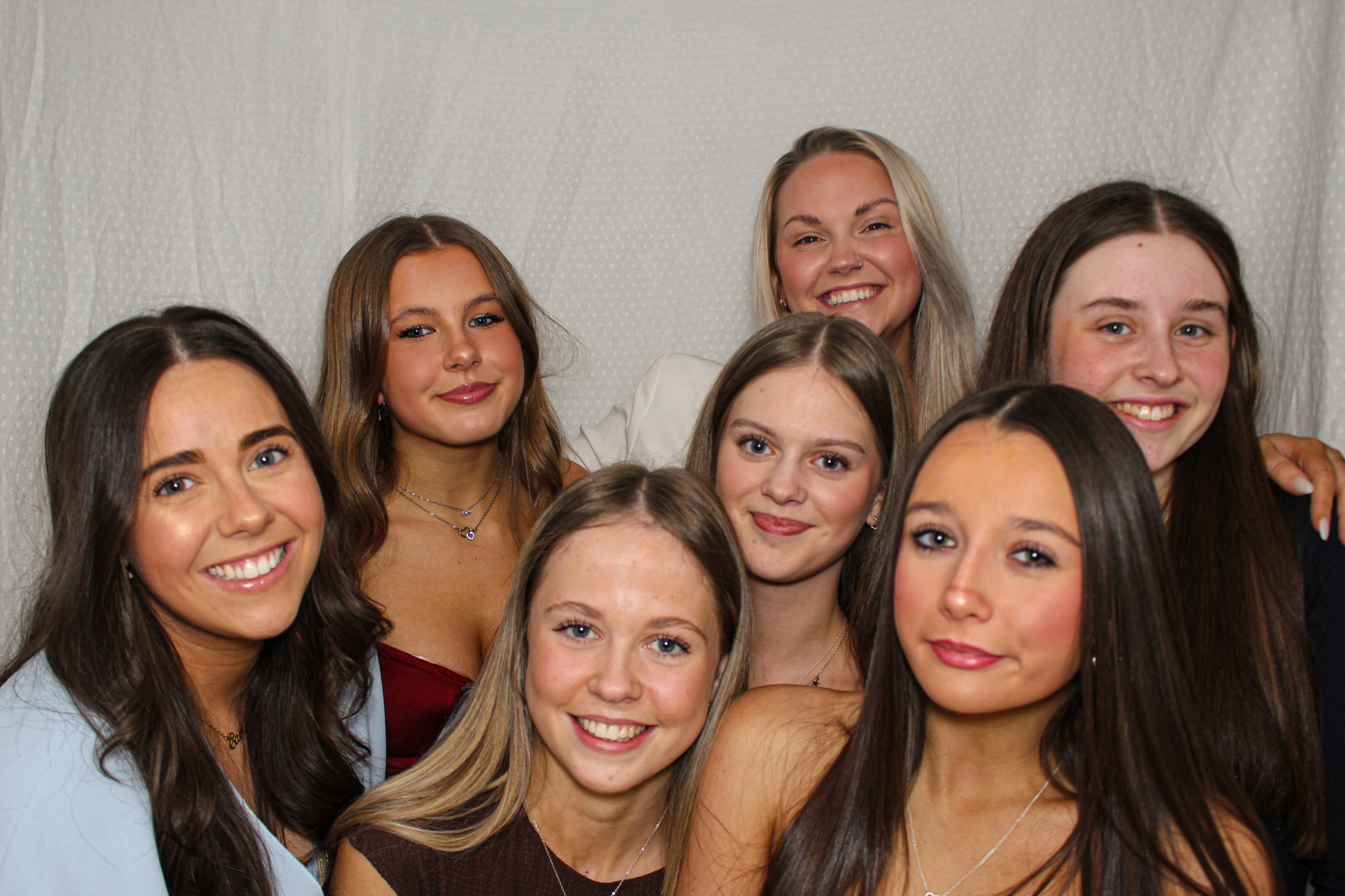 Hannah & Izzy's 18th Birthday Party | View more photos from the event at gallery.capturecube.co.uk/u/Capture-Cube/Hannah-Izzys-18th-Birthday-Party