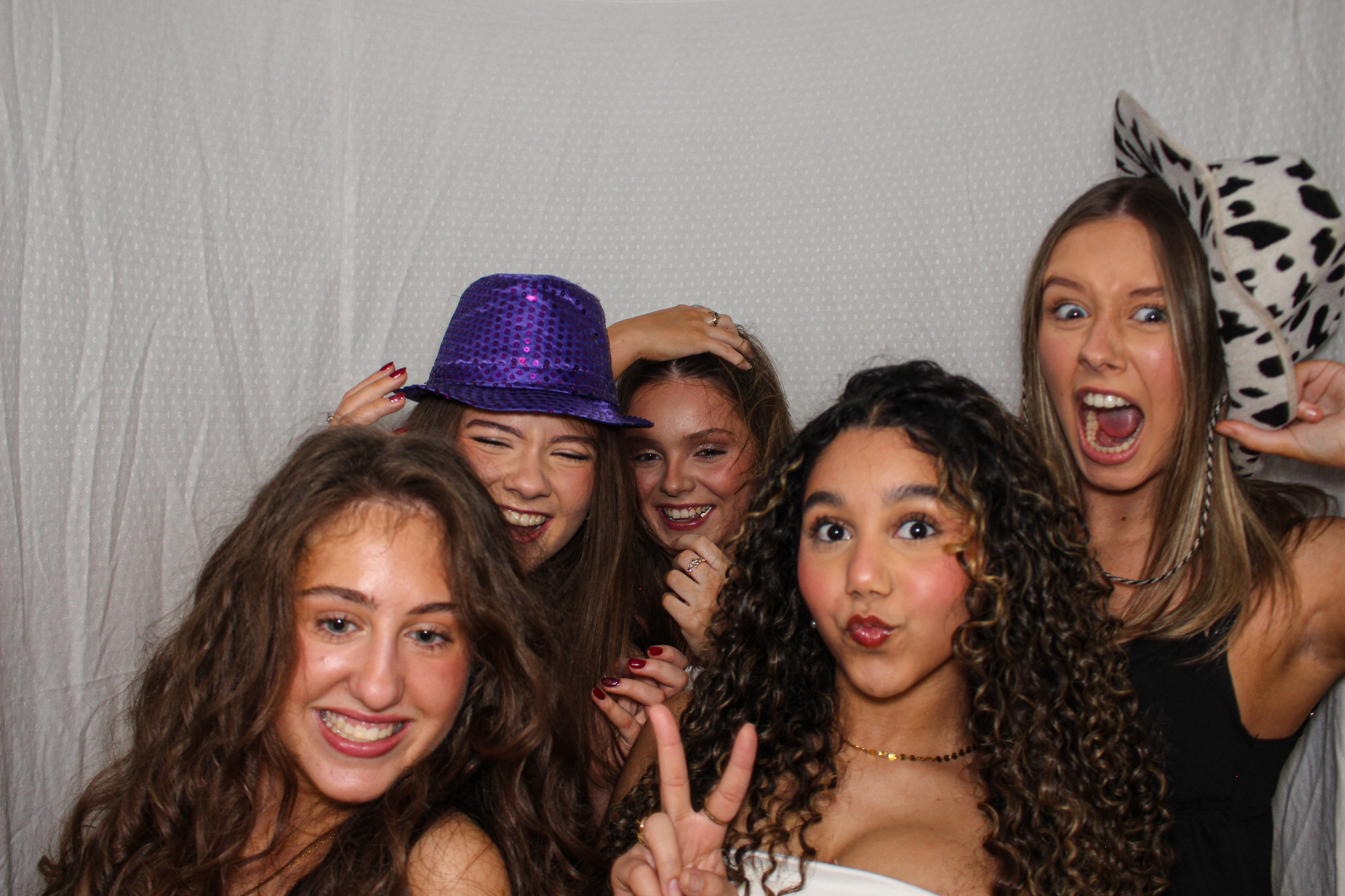 Hannah & Izzy's 18th Birthday Party | View more photos from the event at gallery.capturecube.co.uk/u/Capture-Cube/Hannah-Izzys-18th-Birthday-Party