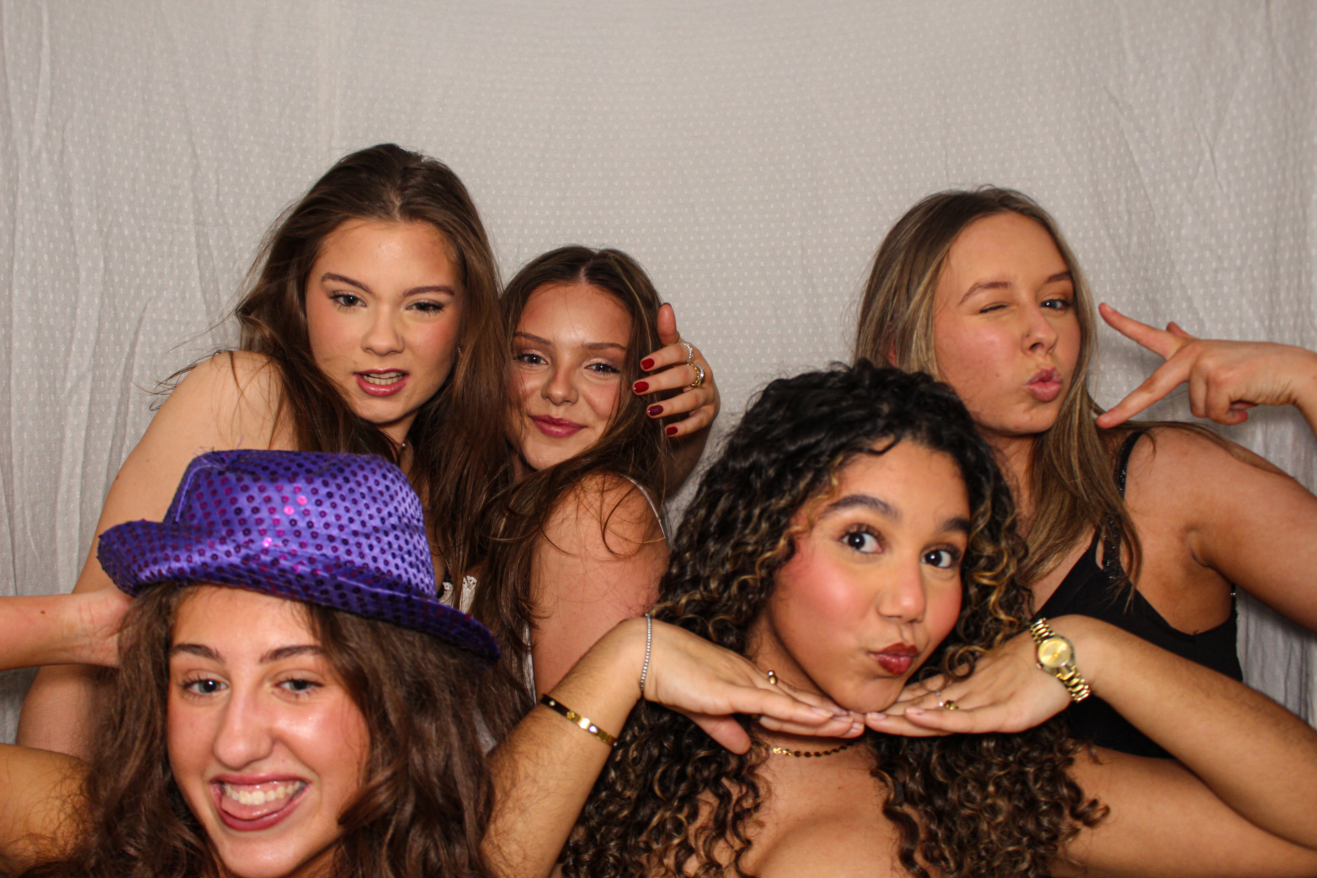 Hannah & Izzy's 18th Birthday Party | View more photos from the event at gallery.capturecube.co.uk/u/Capture-Cube/Hannah-Izzys-18th-Birthday-Party