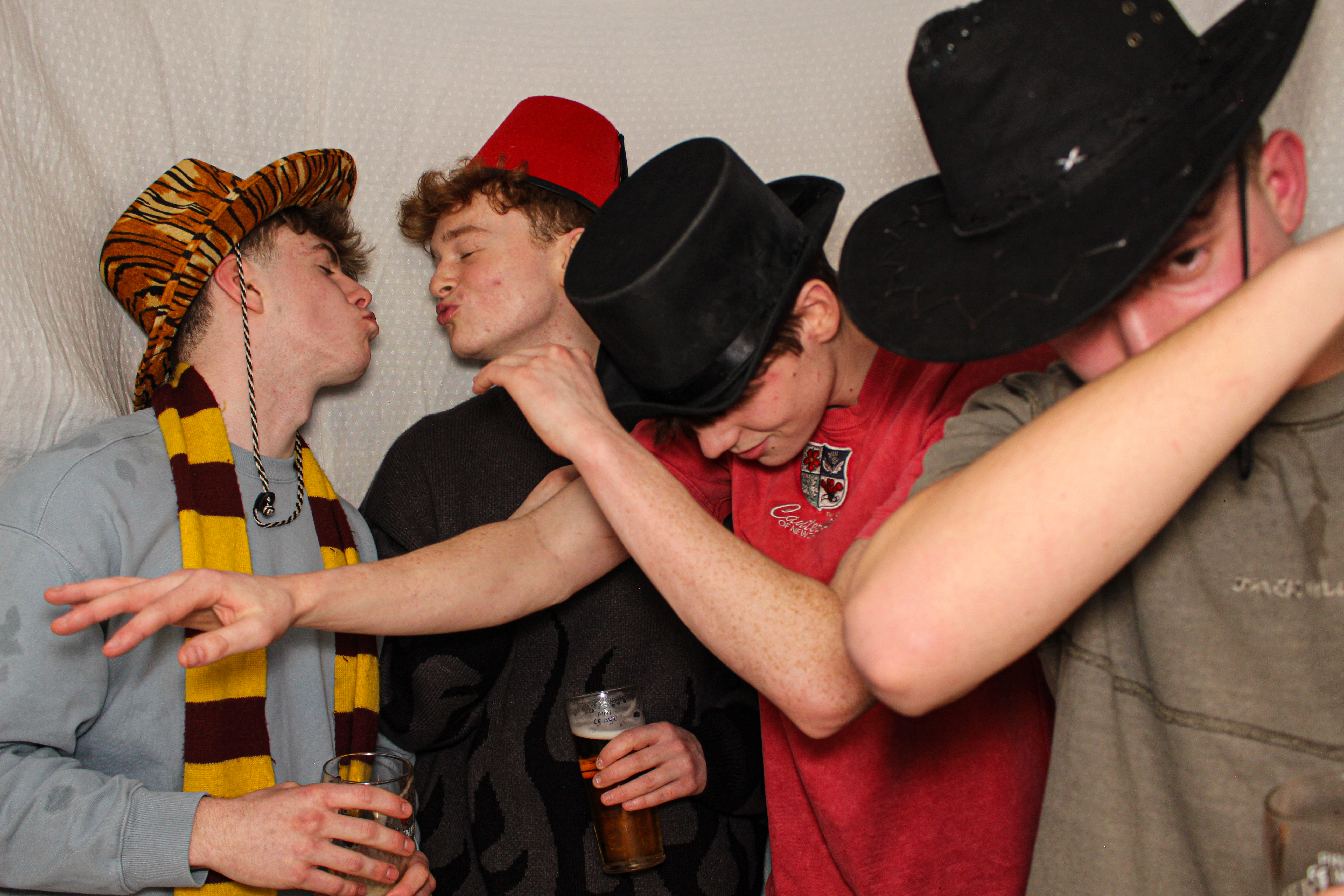 Hannah & Izzy's 18th Birthday Party | View more photos from the event at gallery.capturecube.co.uk/u/Capture-Cube/Hannah-Izzys-18th-Birthday-Party