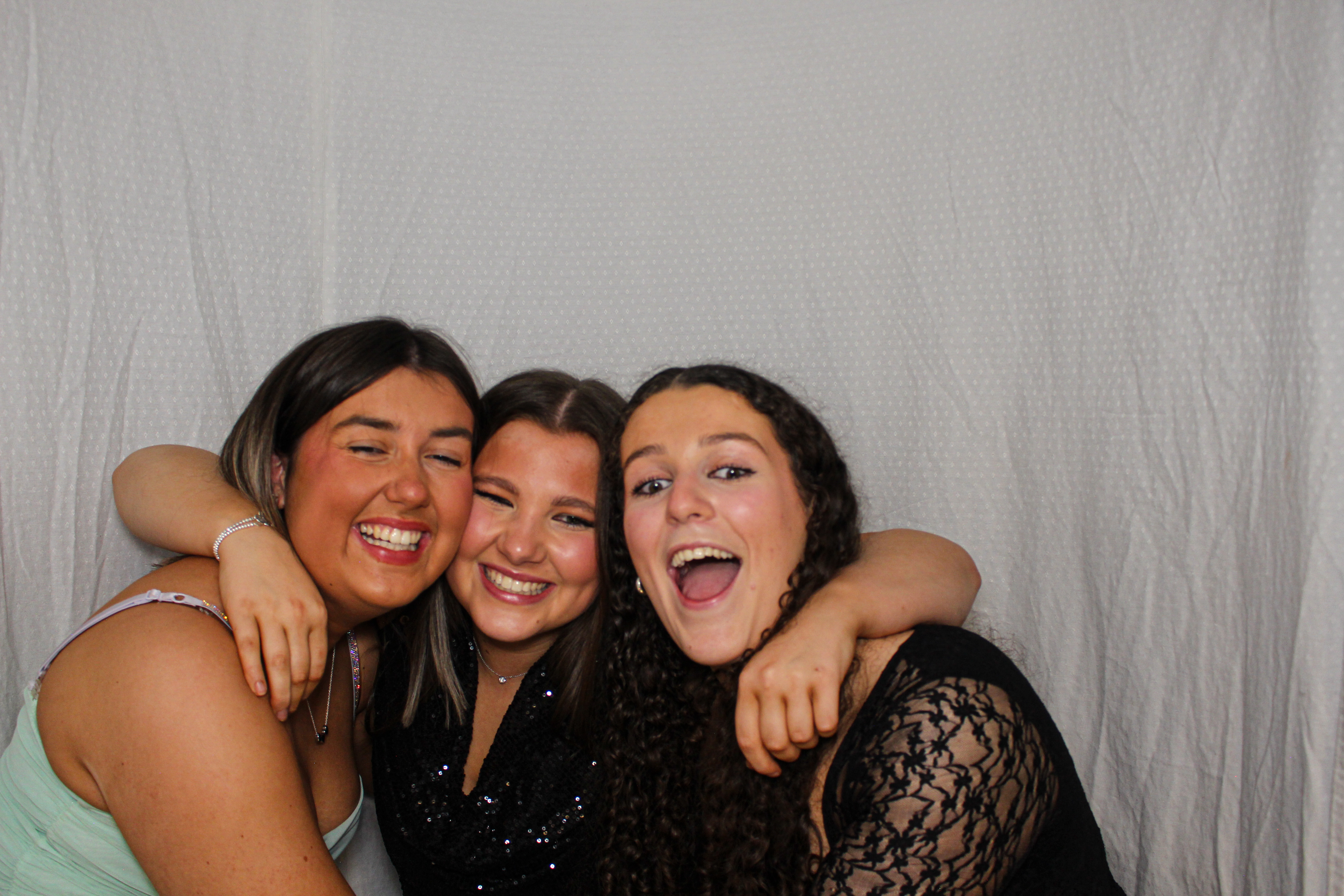 Hannah & Izzy's 18th Birthday Party | View more photos from the event at gallery.capturecube.co.uk/u/Capture-Cube/Hannah-Izzys-18th-Birthday-Party