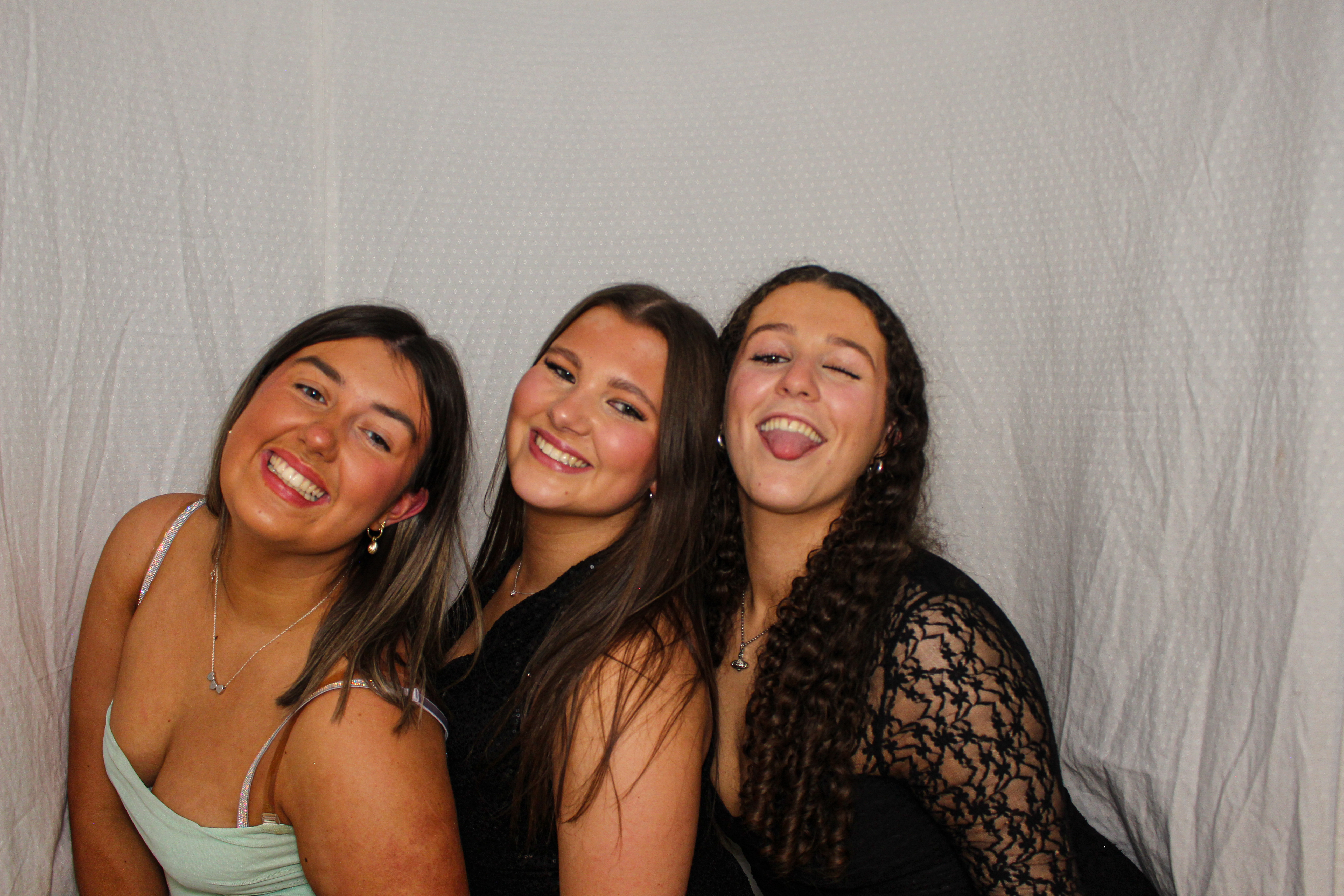 Hannah & Izzy's 18th Birthday Party | View more photos from the event at gallery.capturecube.co.uk/u/Capture-Cube/Hannah-Izzys-18th-Birthday-Party