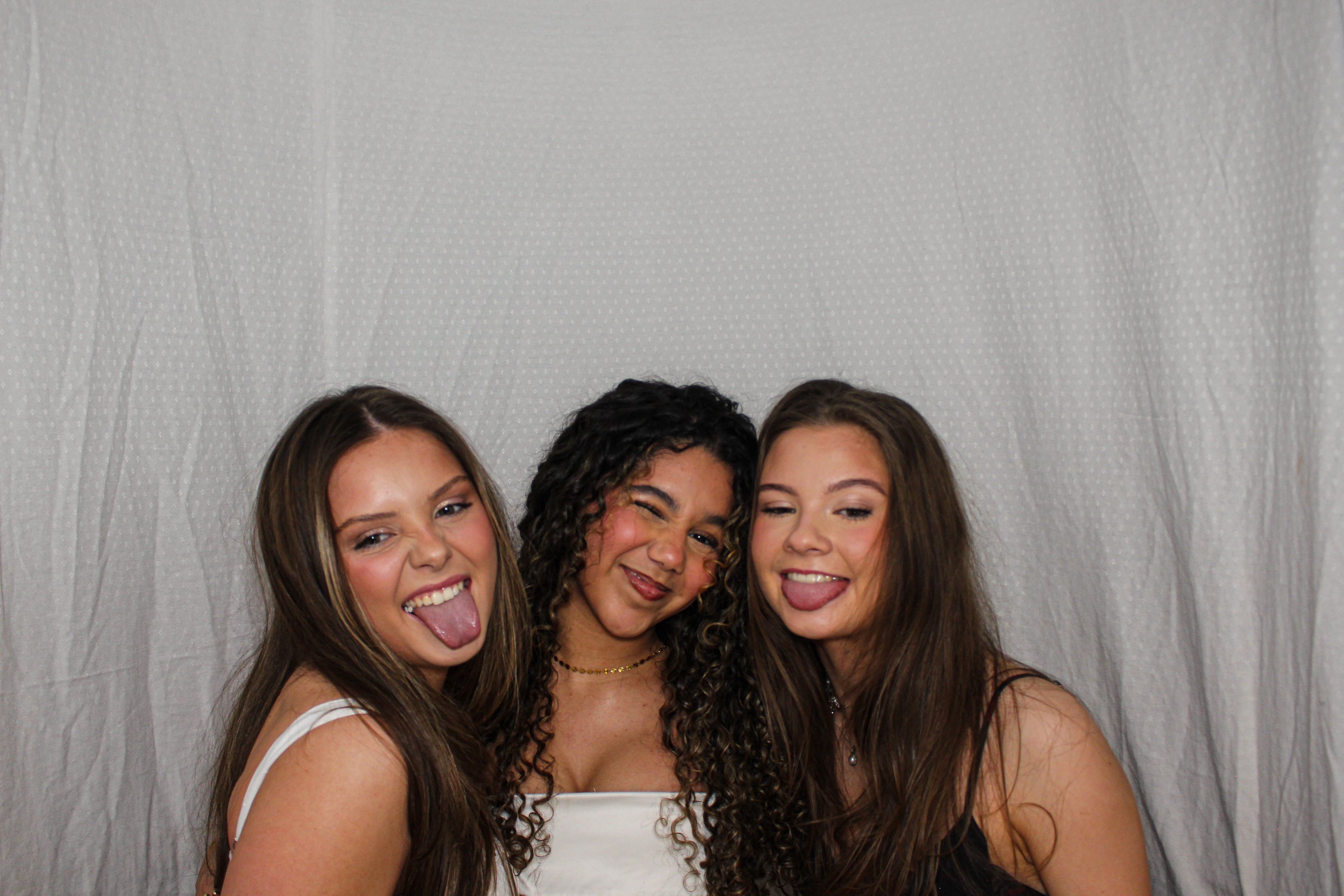 Hannah & Izzy's 18th Birthday Party | View more photos from the event at gallery.capturecube.co.uk/u/Capture-Cube/Hannah-Izzys-18th-Birthday-Party