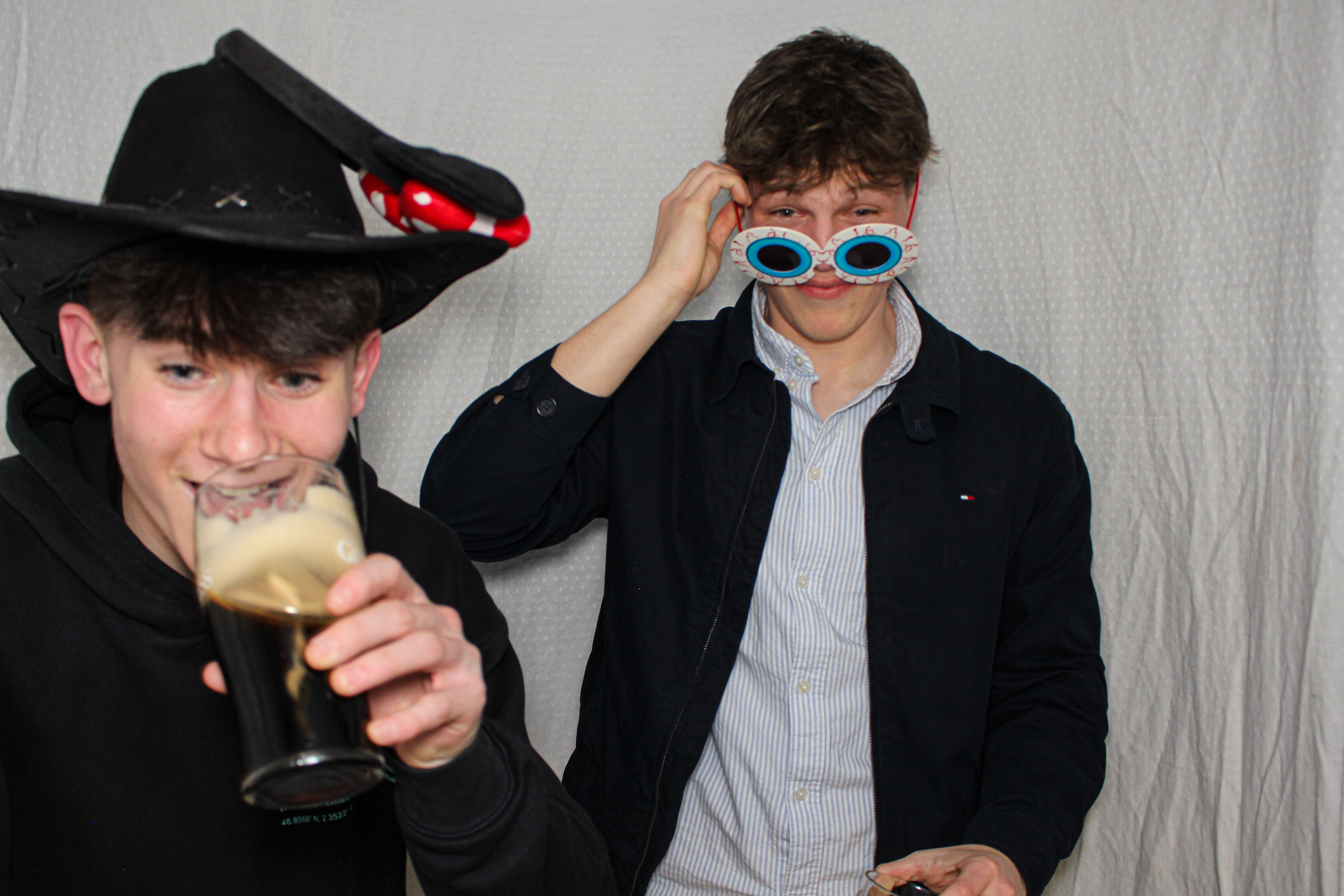 Hannah & Izzy's 18th Birthday Party | View more photos from the event at gallery.capturecube.co.uk/u/Capture-Cube/Hannah-Izzys-18th-Birthday-Party