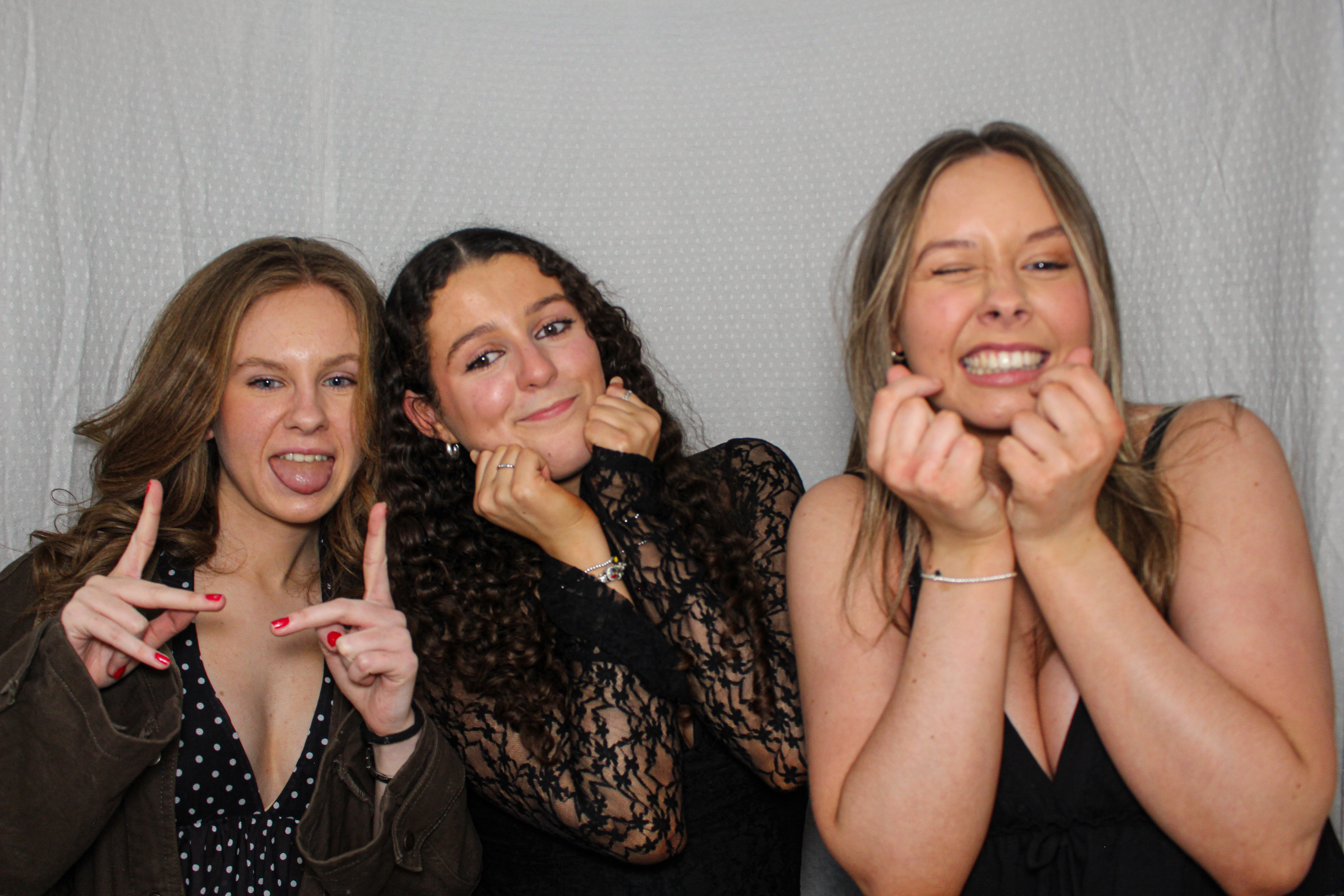 Hannah & Izzy's 18th Birthday Party | View more photos from the event at gallery.capturecube.co.uk/u/Capture-Cube/Hannah-Izzys-18th-Birthday-Party