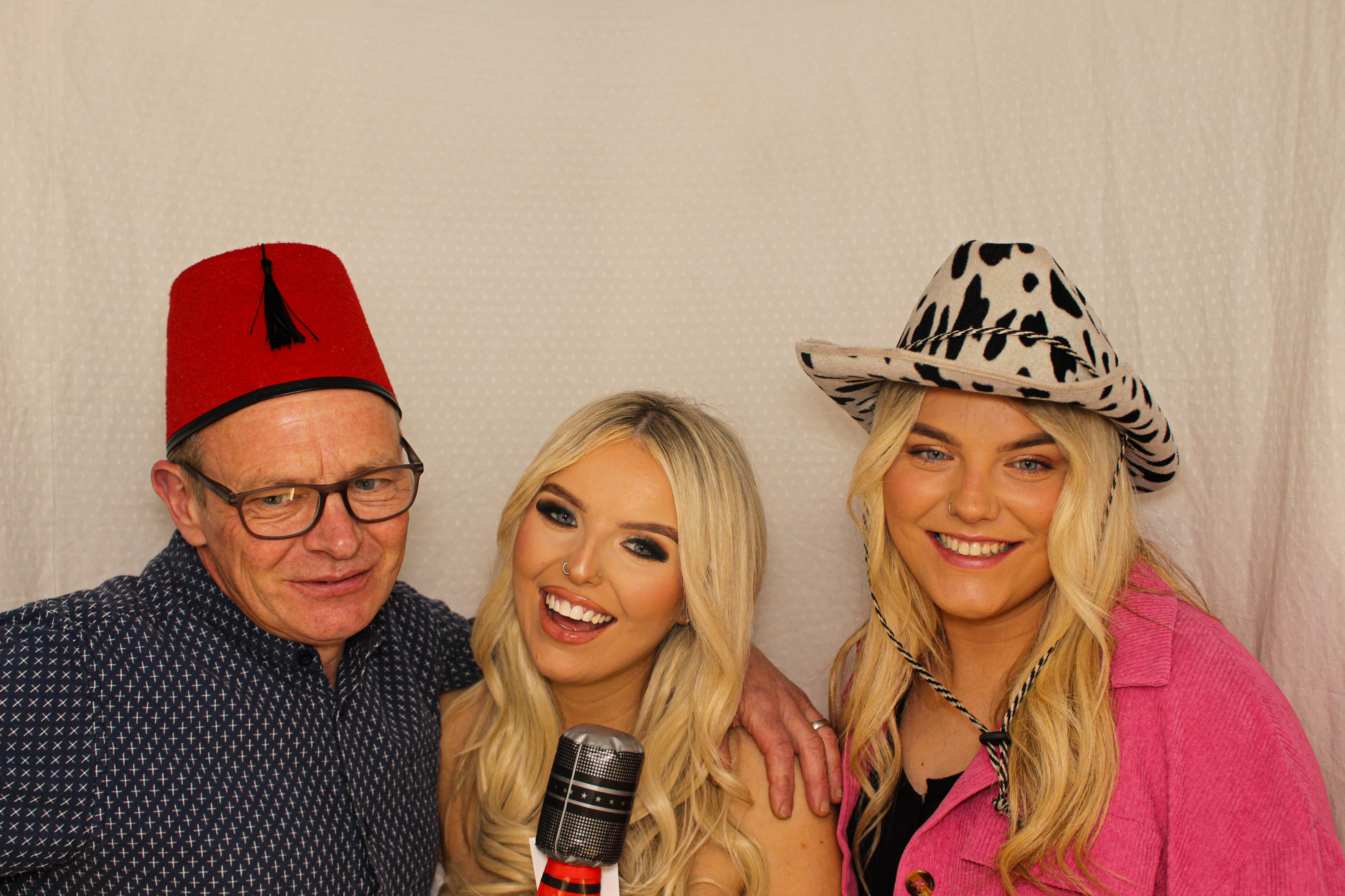 Jessica & John's Baby Gender Reveal Party | View more photos from the event at gallery.capturecube.co.uk/u/Capture-Cube/Jessica-Johns-Baby-Gender-Reveal-Party