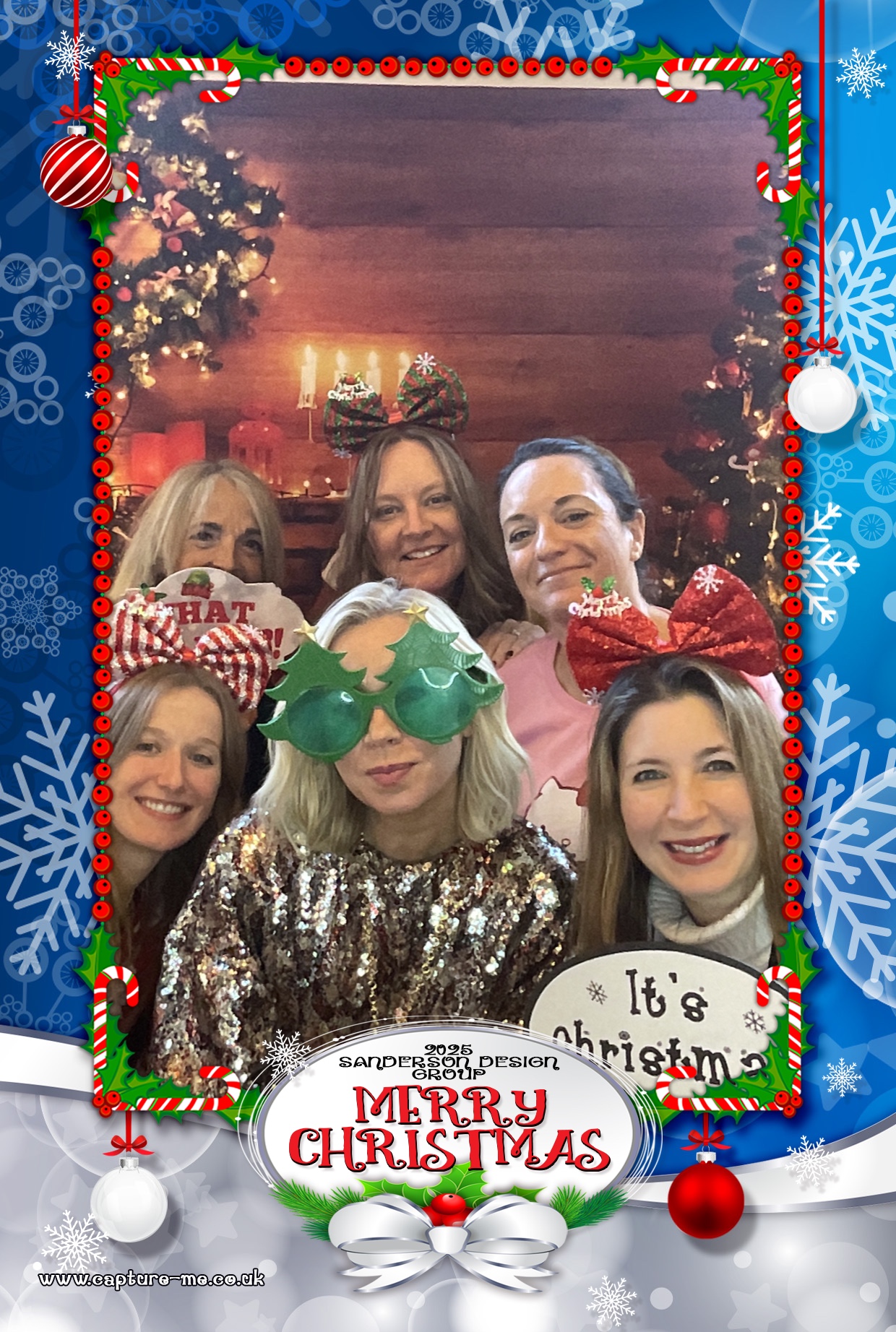 Sanderson Christmas Party 25 | View more photos from the event at gallery.capture-me.co.uk/u/Capture-me/Sanderson-Christmas-Party-25