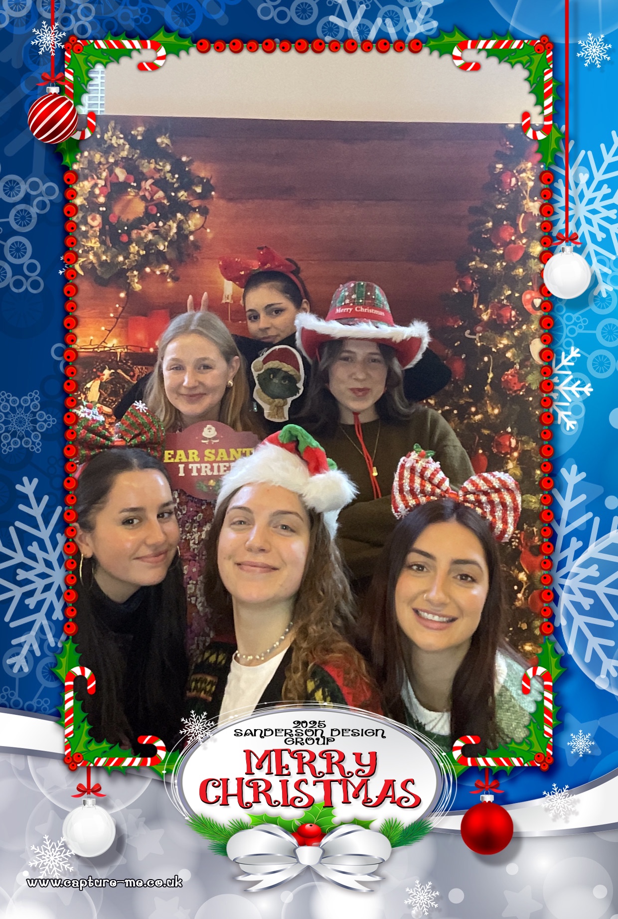 Sanderson Christmas Party 25 | View more photos from the event at gallery.capture-me.co.uk/u/Capture-me/Sanderson-Christmas-Party-25