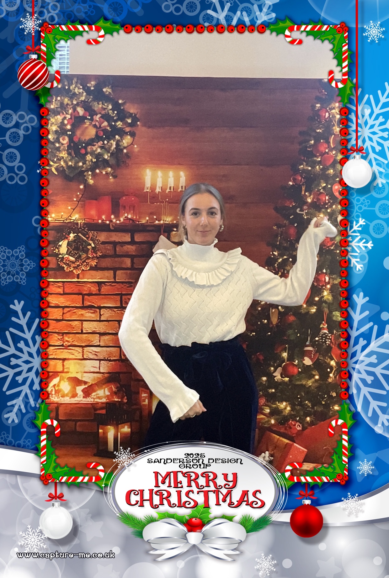 Sanderson Christmas Party 25 | View more photos from the event at gallery.capture-me.co.uk/u/Capture-me/Sanderson-Christmas-Party-25