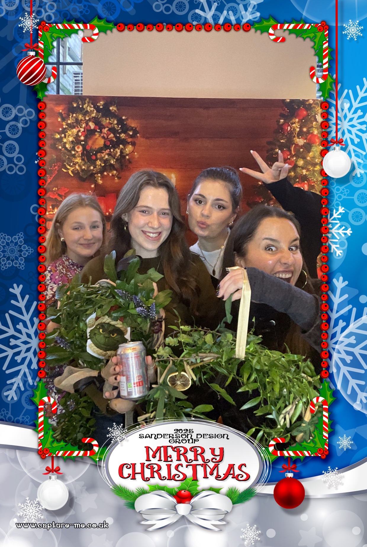 Sanderson Christmas Party 25 | View more photos from the event at gallery.capture-me.co.uk/u/Capture-me/Sanderson-Christmas-Party-25