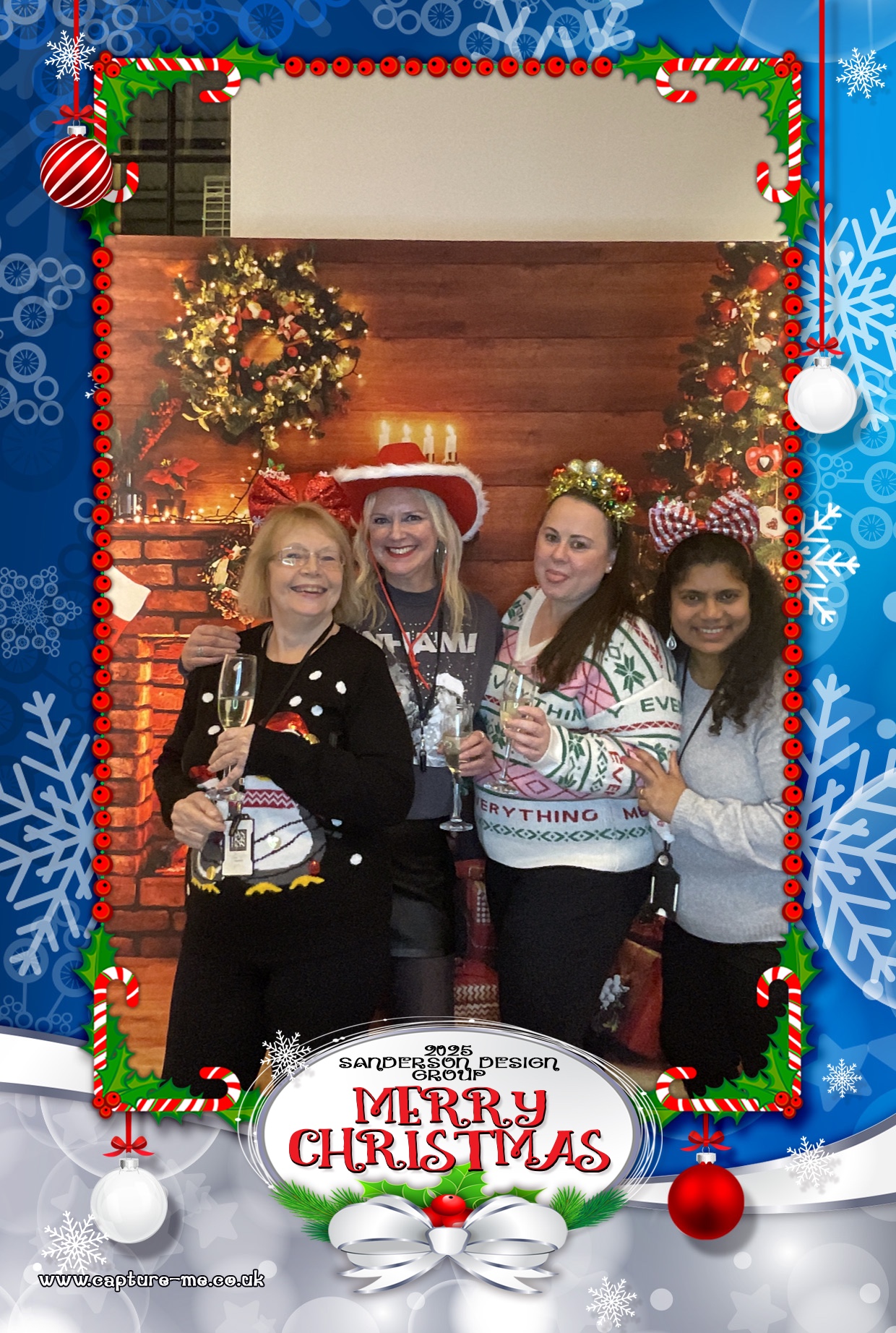 Sanderson Christmas Party 25 | View more photos from the event at gallery.capture-me.co.uk/u/Capture-me/Sanderson-Christmas-Party-25