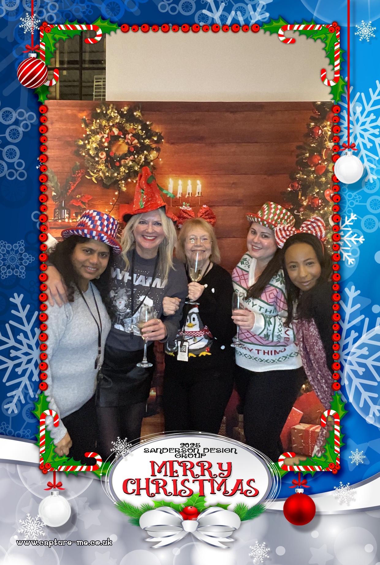 Sanderson Christmas Party 25 | View more photos from the event at gallery.capture-me.co.uk/u/Capture-me/Sanderson-Christmas-Party-25