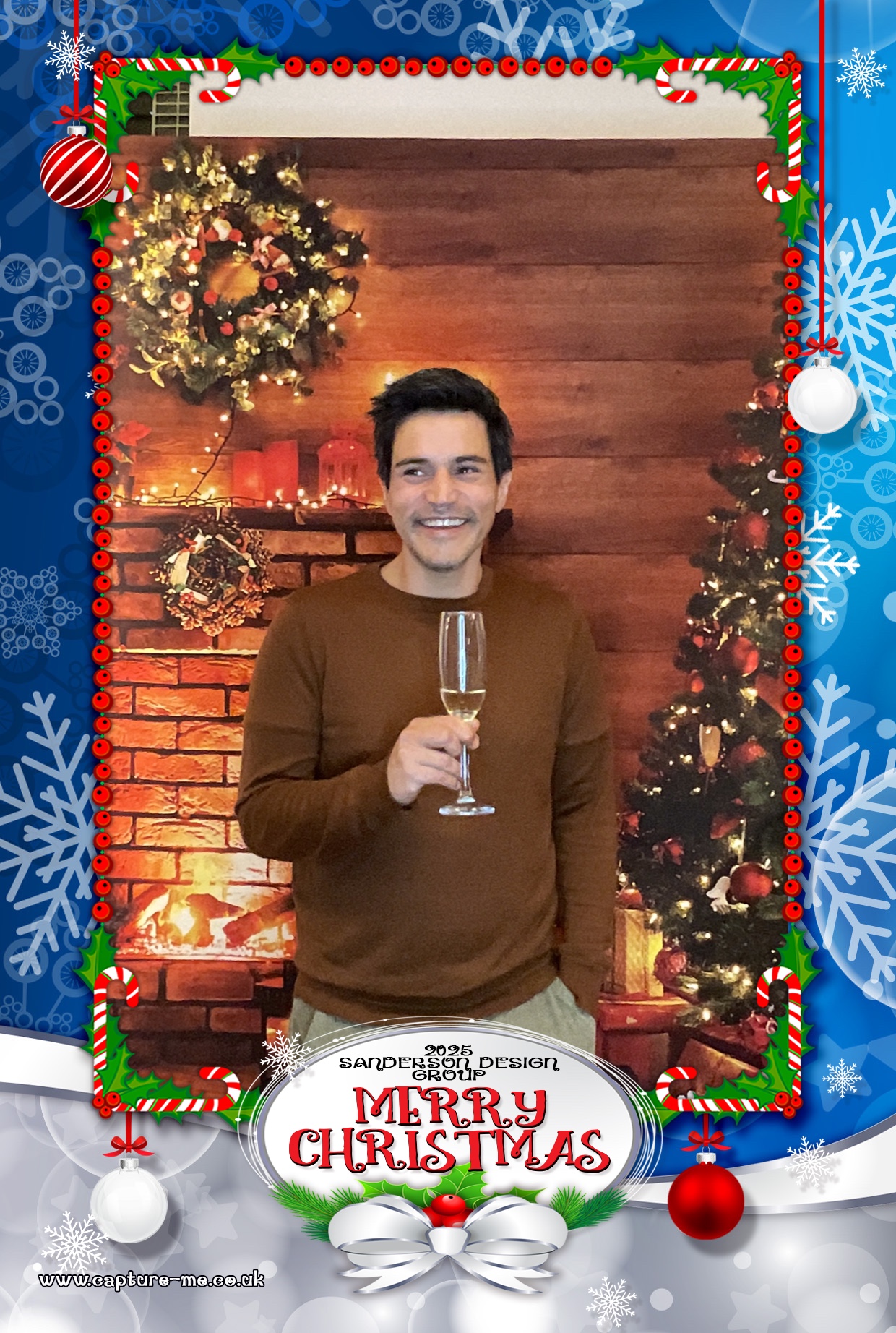 Sanderson Christmas Party 25 | View more photos from the event at gallery.capture-me.co.uk/u/Capture-me/Sanderson-Christmas-Party-25