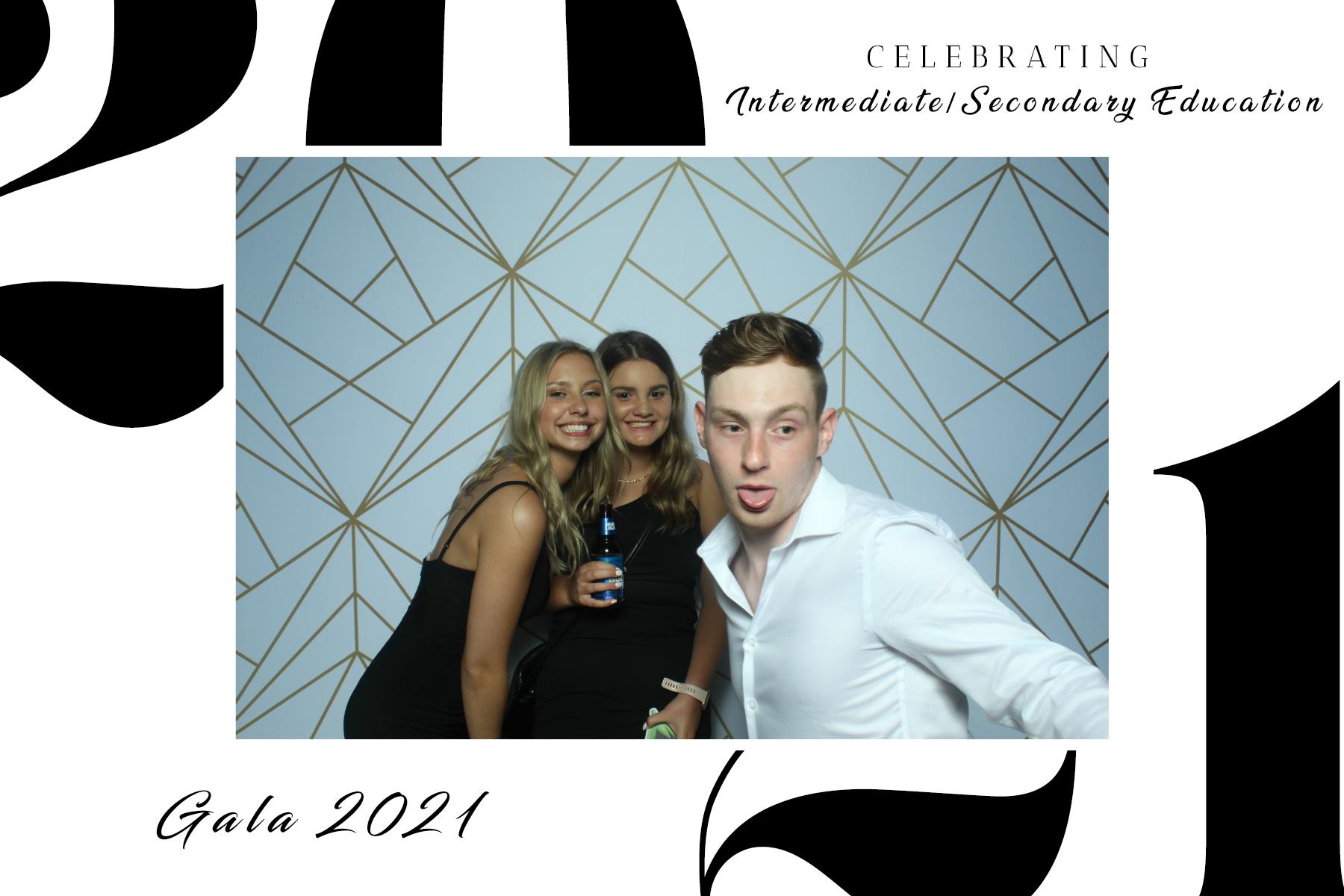 Intermediate/Secondary Education Gala 2021 | View more photos from the event at gallery.capturethemomentnl.ca/u/CaptureTheMoment/IntermediateSecondary-Education-Gala-2021