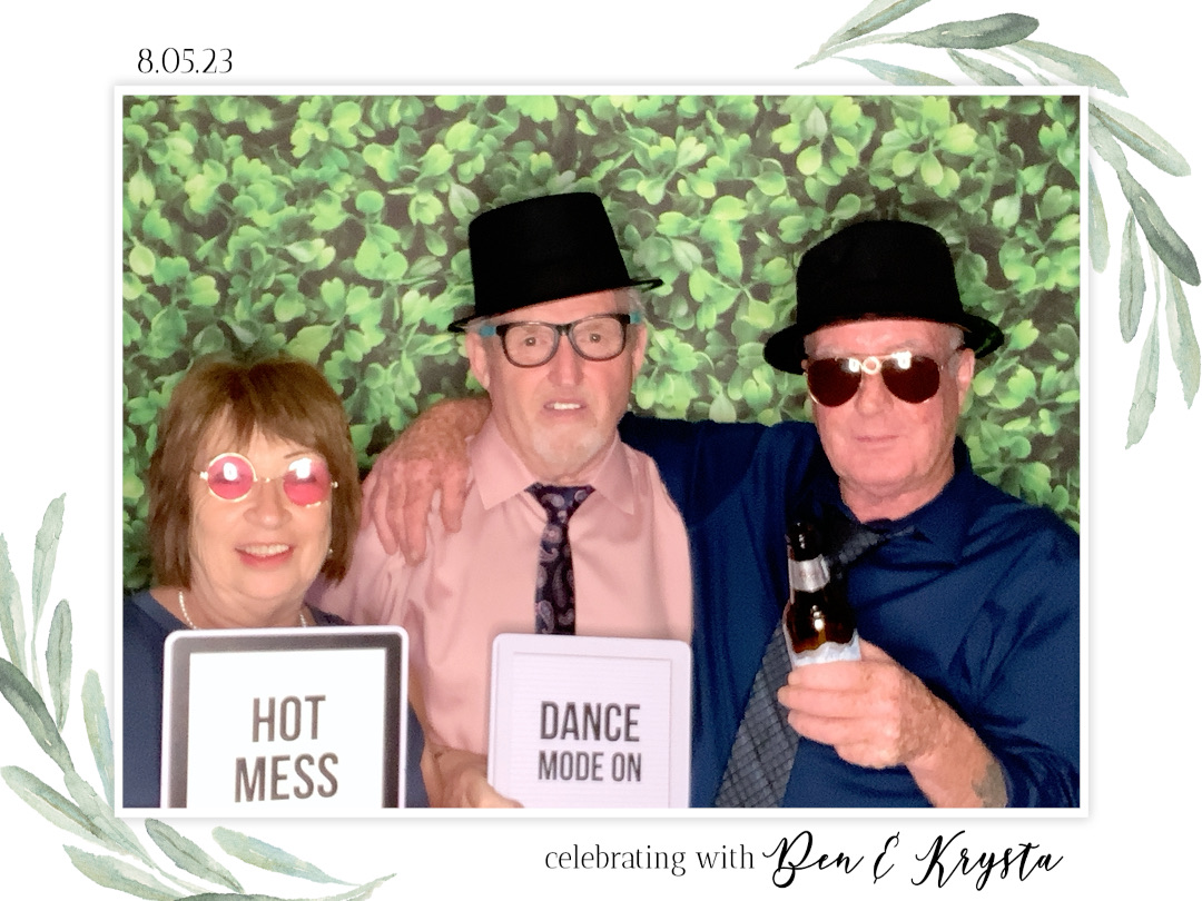 Ben + Krysta  | View more photos from the event at gallery.capturethemomentnl.ca/u/CaptureTheMoment/Ben-Krysta