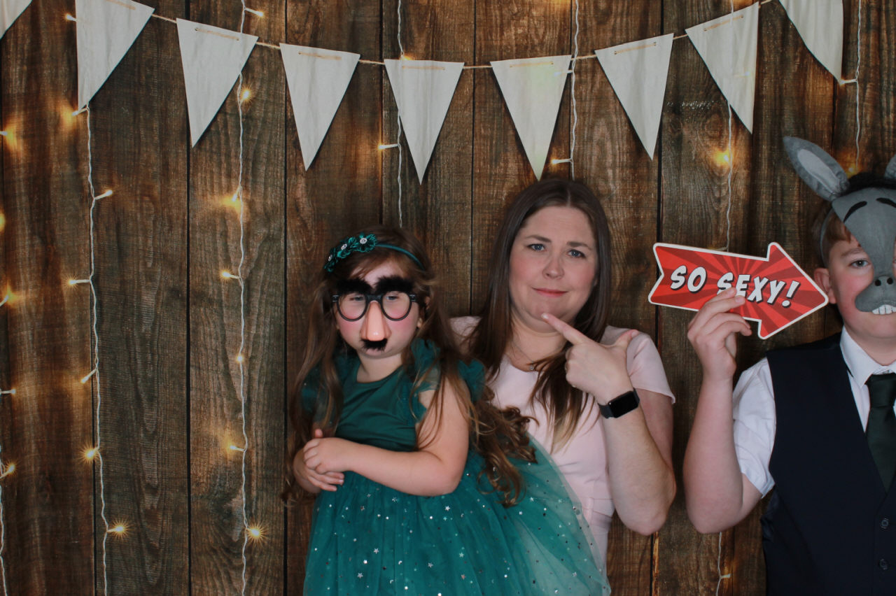 Mr & Mrs Ward Wedding | View more photos from the event at v1.boothgallery.com/u/ClicksPhotobooth/Mr-Mrs-Ward-Wedding