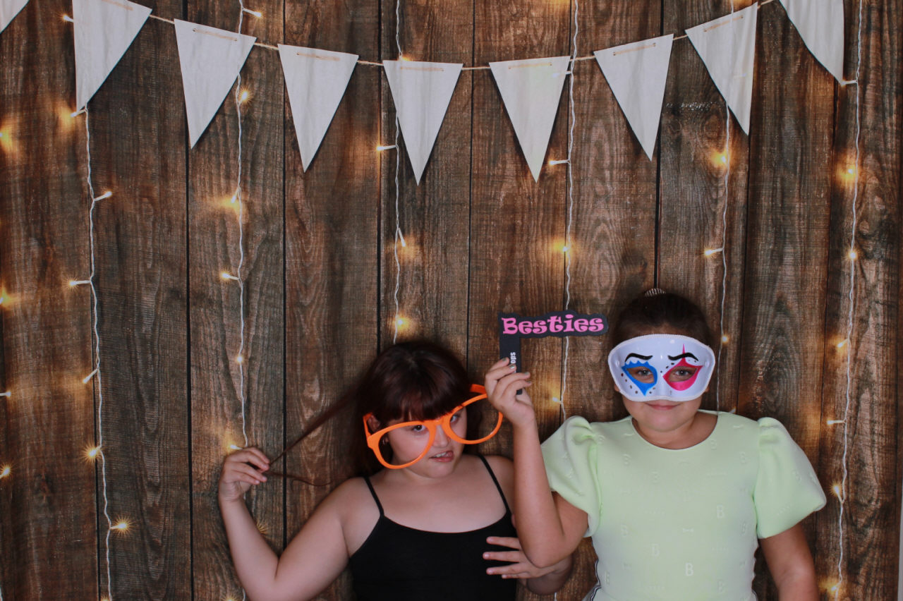 Mr & Mrs Ward Wedding | View more photos from the event at v1.boothgallery.com/u/ClicksPhotobooth/Mr-Mrs-Ward-Wedding