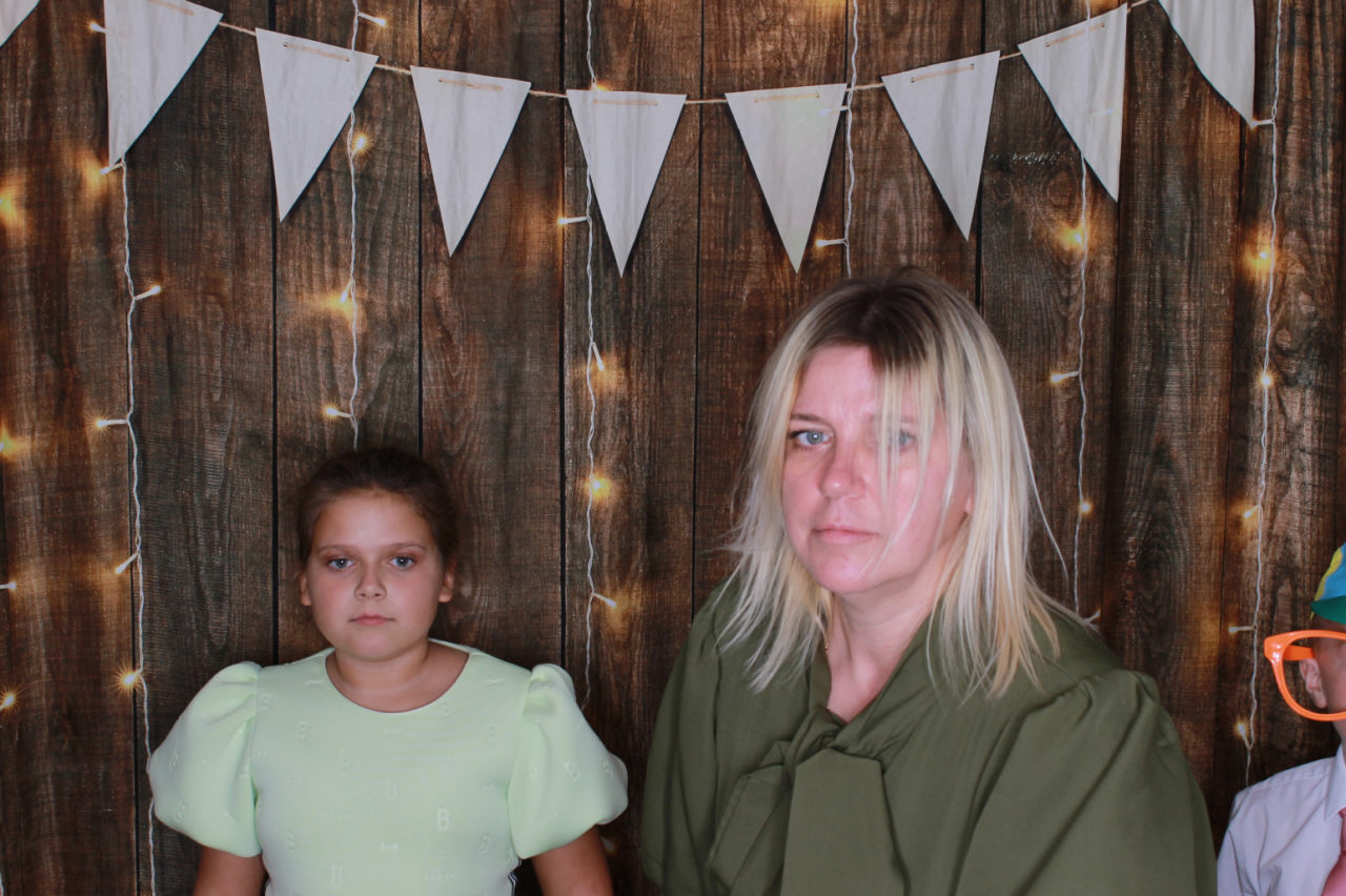 Mr & Mrs Ward Wedding | View more photos from the event at v1.boothgallery.com/u/ClicksPhotobooth/Mr-Mrs-Ward-Wedding