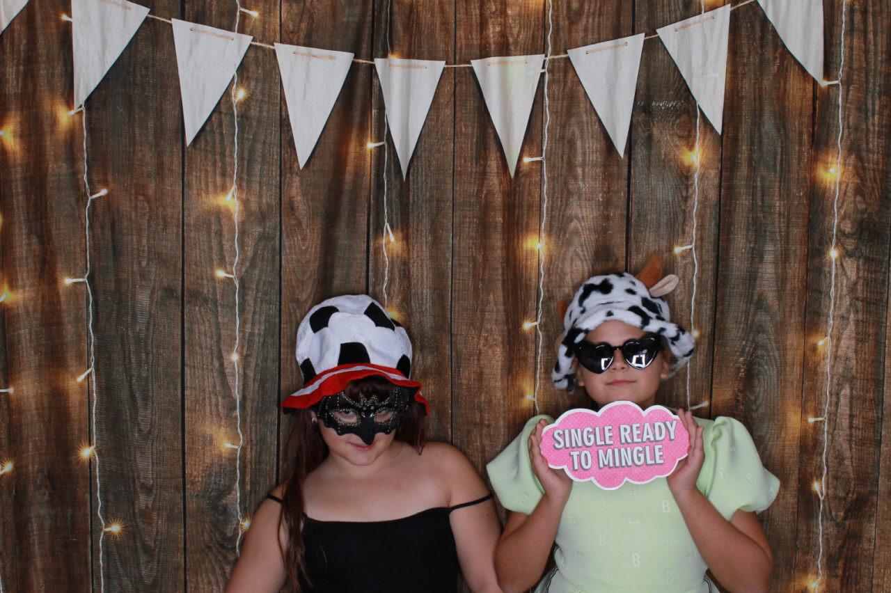 Mr & Mrs Ward Wedding | View more photos from the event at v1.boothgallery.com/u/ClicksPhotobooth/Mr-Mrs-Ward-Wedding