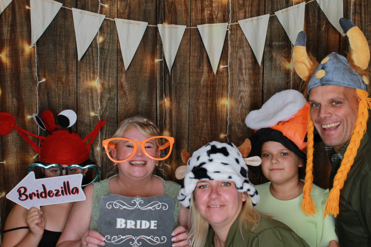 Mr & Mrs Ward Wedding | View more photos from the event at v1.boothgallery.com/u/ClicksPhotobooth/Mr-Mrs-Ward-Wedding