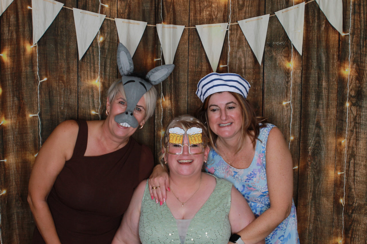 Mr & Mrs Ward Wedding | View more photos from the event at v1.boothgallery.com/u/ClicksPhotobooth/Mr-Mrs-Ward-Wedding