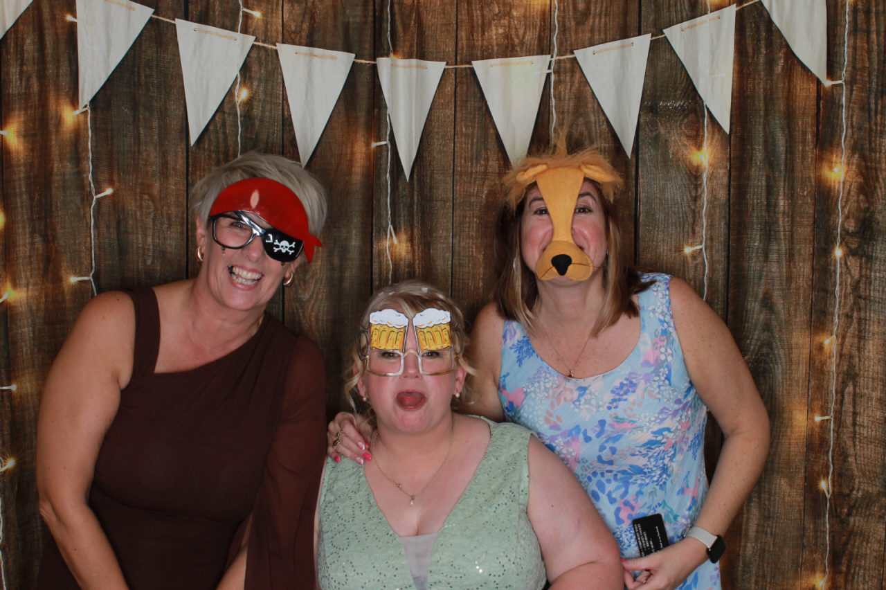 Mr & Mrs Ward Wedding | View more photos from the event at v1.boothgallery.com/u/ClicksPhotobooth/Mr-Mrs-Ward-Wedding