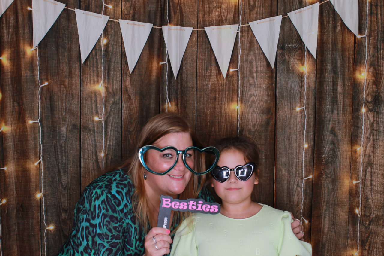 Mr & Mrs Ward Wedding | View more photos from the event at v1.boothgallery.com/u/ClicksPhotobooth/Mr-Mrs-Ward-Wedding