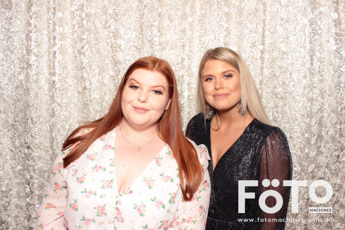 Dinh & Andrea's Engagement | View more photos from the event at gallery.fotomachines.com.au/u/FOTOMachines/Dinh-Andreas-Engagement