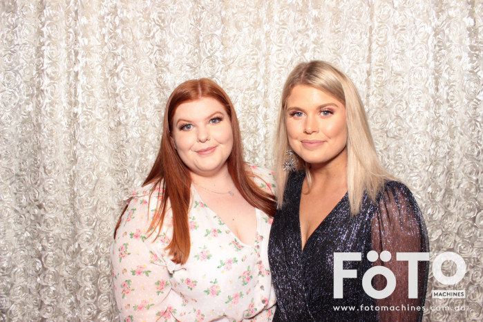 Dinh & Andrea's Engagement | View more photos from the event at gallery.fotomachines.com.au/u/FOTOMachines/Dinh-Andreas-Engagement