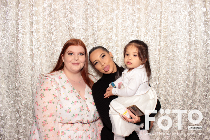 Dinh & Andrea's Engagement | View more photos from the event at gallery.fotomachines.com.au/u/FOTOMachines/Dinh-Andreas-Engagement