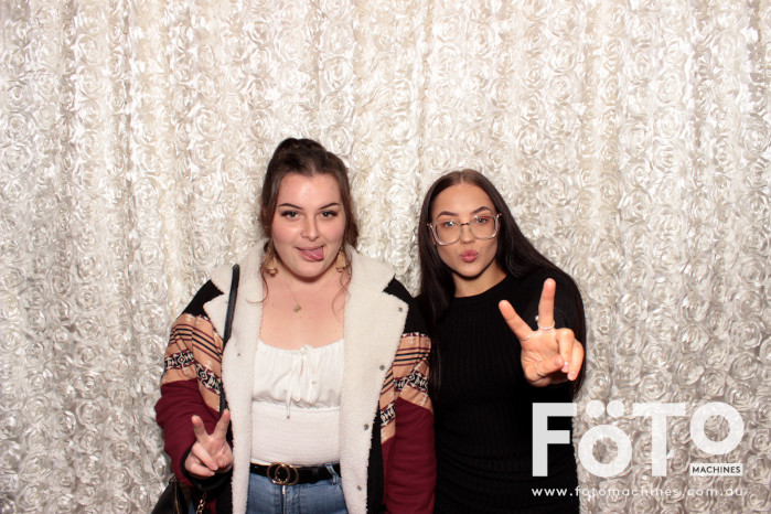 Dinh & Andrea's Engagement | View more photos from the event at gallery.fotomachines.com.au/u/FOTOMachines/Dinh-Andreas-Engagement