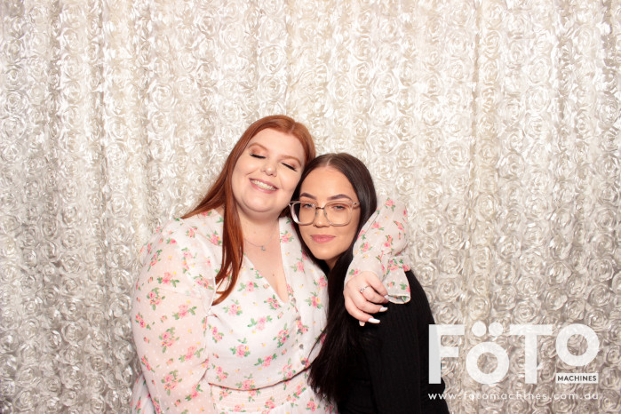 Dinh & Andrea's Engagement | View more photos from the event at gallery.fotomachines.com.au/u/FOTOMachines/Dinh-Andreas-Engagement