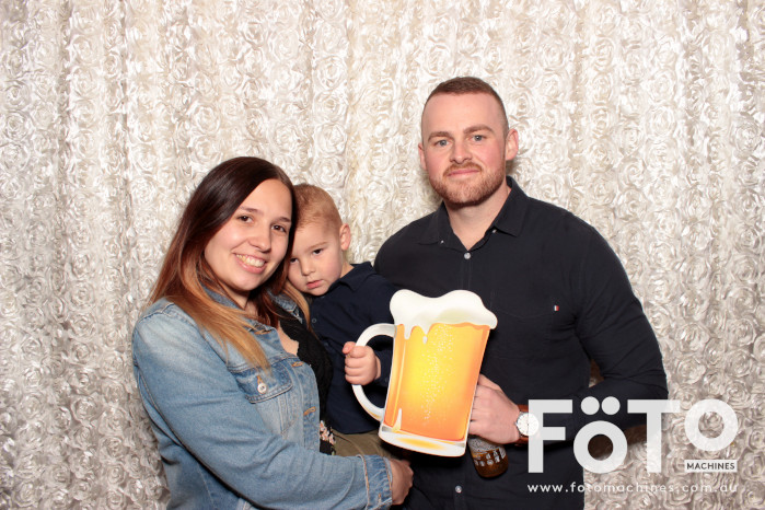 Dinh & Andrea's Engagement | View more photos from the event at gallery.fotomachines.com.au/u/FOTOMachines/Dinh-Andreas-Engagement