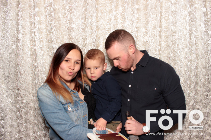 Dinh & Andrea's Engagement | View more photos from the event at gallery.fotomachines.com.au/u/FOTOMachines/Dinh-Andreas-Engagement