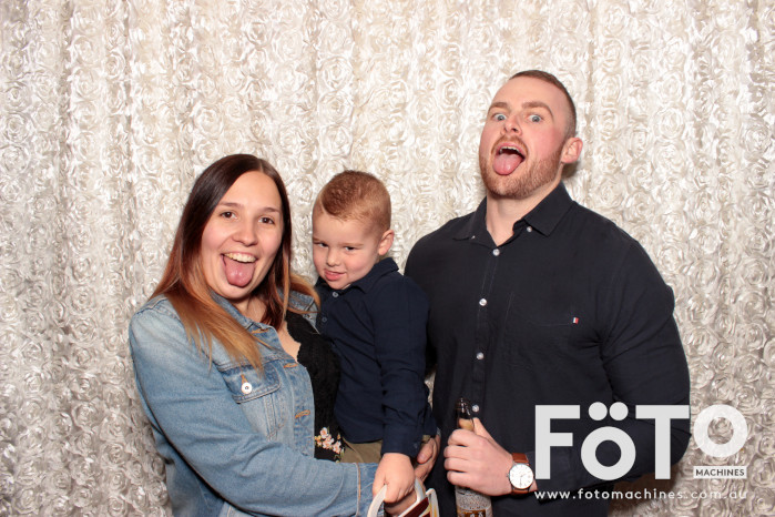 Dinh & Andrea's Engagement | View more photos from the event at gallery.fotomachines.com.au/u/FOTOMachines/Dinh-Andreas-Engagement