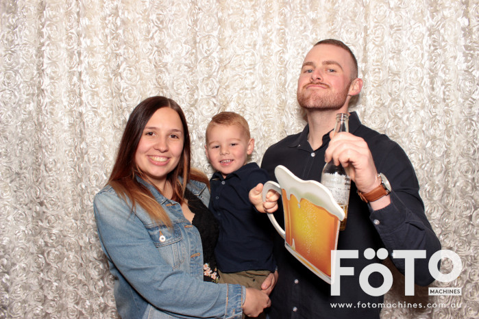 Dinh & Andrea's Engagement | View more photos from the event at gallery.fotomachines.com.au/u/FOTOMachines/Dinh-Andreas-Engagement