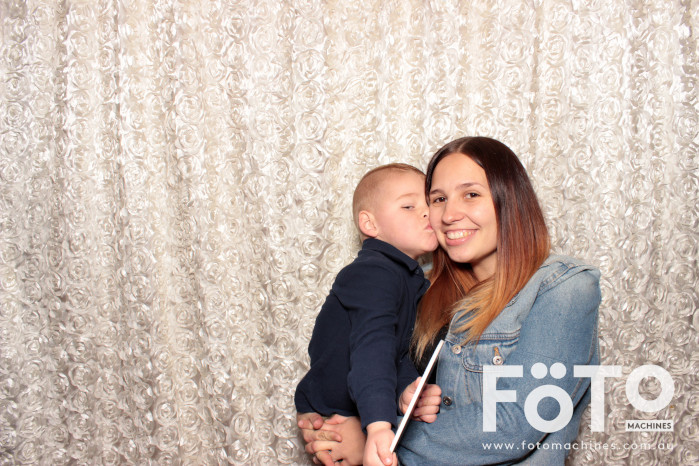 Dinh & Andrea's Engagement | View more photos from the event at gallery.fotomachines.com.au/u/FOTOMachines/Dinh-Andreas-Engagement