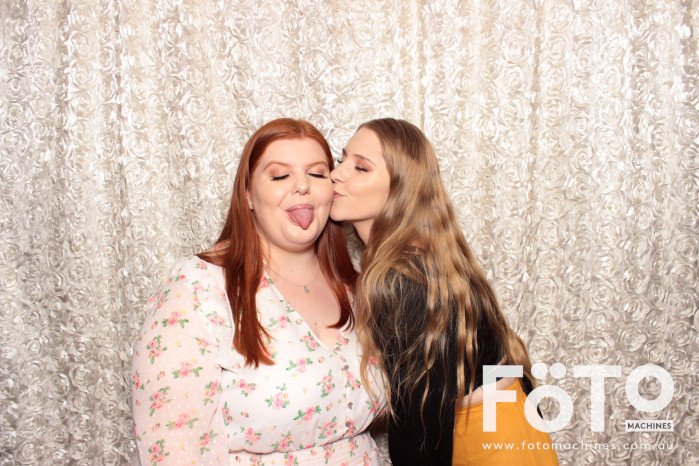 Dinh & Andrea's Engagement | View more photos from the event at gallery.fotomachines.com.au/u/FOTOMachines/Dinh-Andreas-Engagement