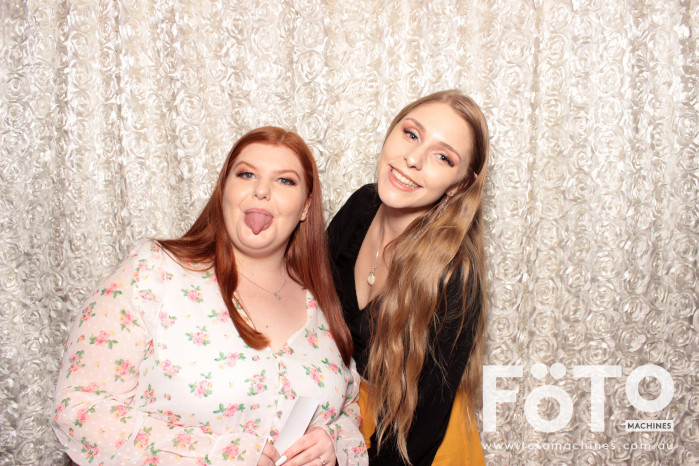 Dinh & Andrea's Engagement | View more photos from the event at gallery.fotomachines.com.au/u/FOTOMachines/Dinh-Andreas-Engagement