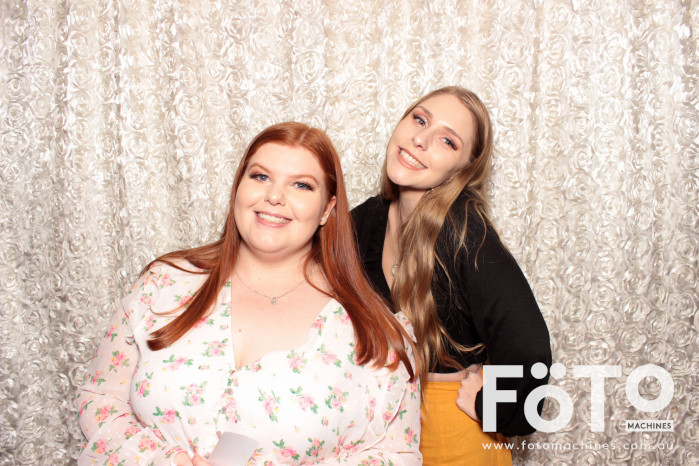 Dinh & Andrea's Engagement | View more photos from the event at gallery.fotomachines.com.au/u/FOTOMachines/Dinh-Andreas-Engagement