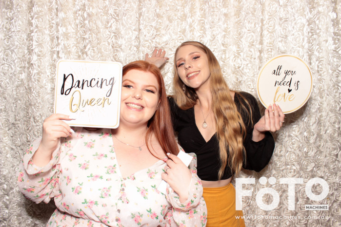 Dinh & Andrea's Engagement | View more photos from the event at gallery.fotomachines.com.au/u/FOTOMachines/Dinh-Andreas-Engagement