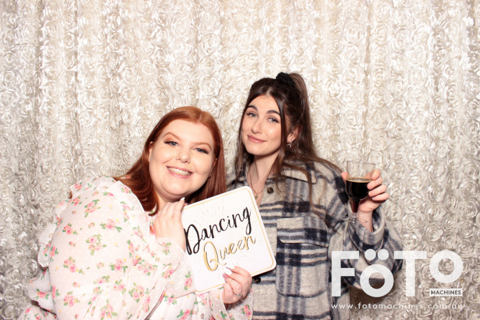 Dinh & Andrea's Engagement | View more photos from the event at gallery.fotomachines.com.au/u/FOTOMachines/Dinh-Andreas-Engagement