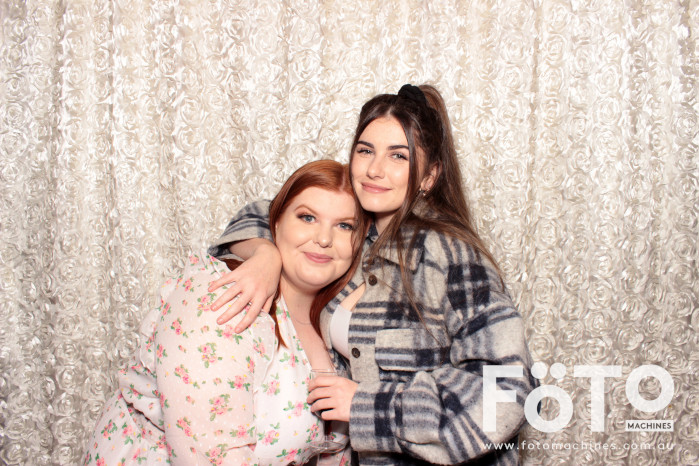 Dinh & Andrea's Engagement | View more photos from the event at gallery.fotomachines.com.au/u/FOTOMachines/Dinh-Andreas-Engagement