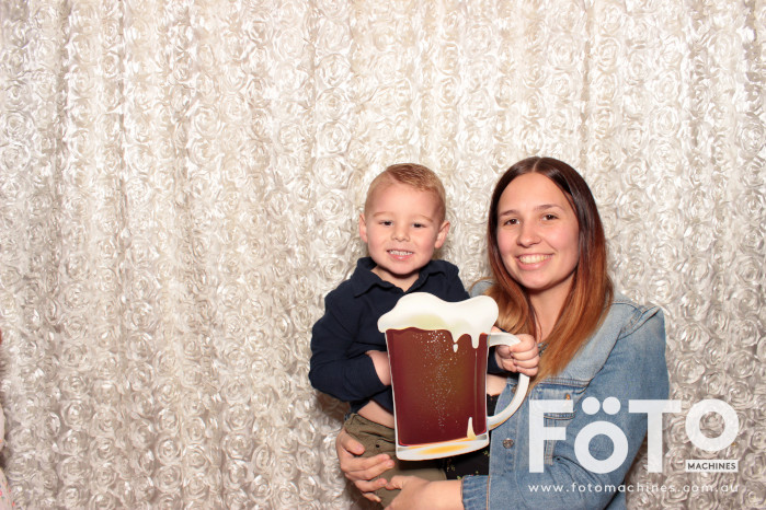 Dinh & Andrea's Engagement | View more photos from the event at gallery.fotomachines.com.au/u/FOTOMachines/Dinh-Andreas-Engagement